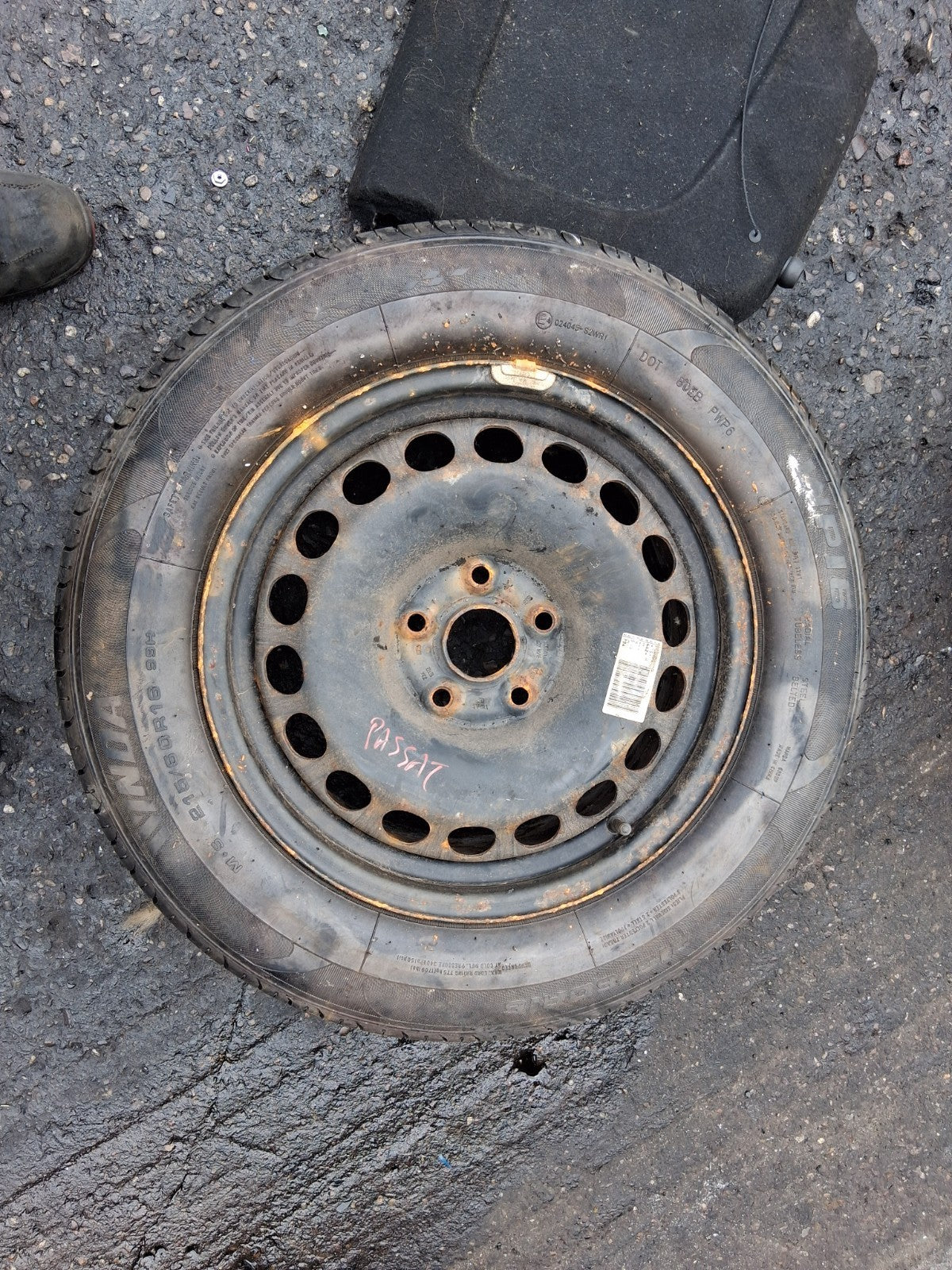 2018 VW VOLKSWAGEN PASSAT B8 16 INCH STEEL WHEEL WITH TYRE 215/60R16