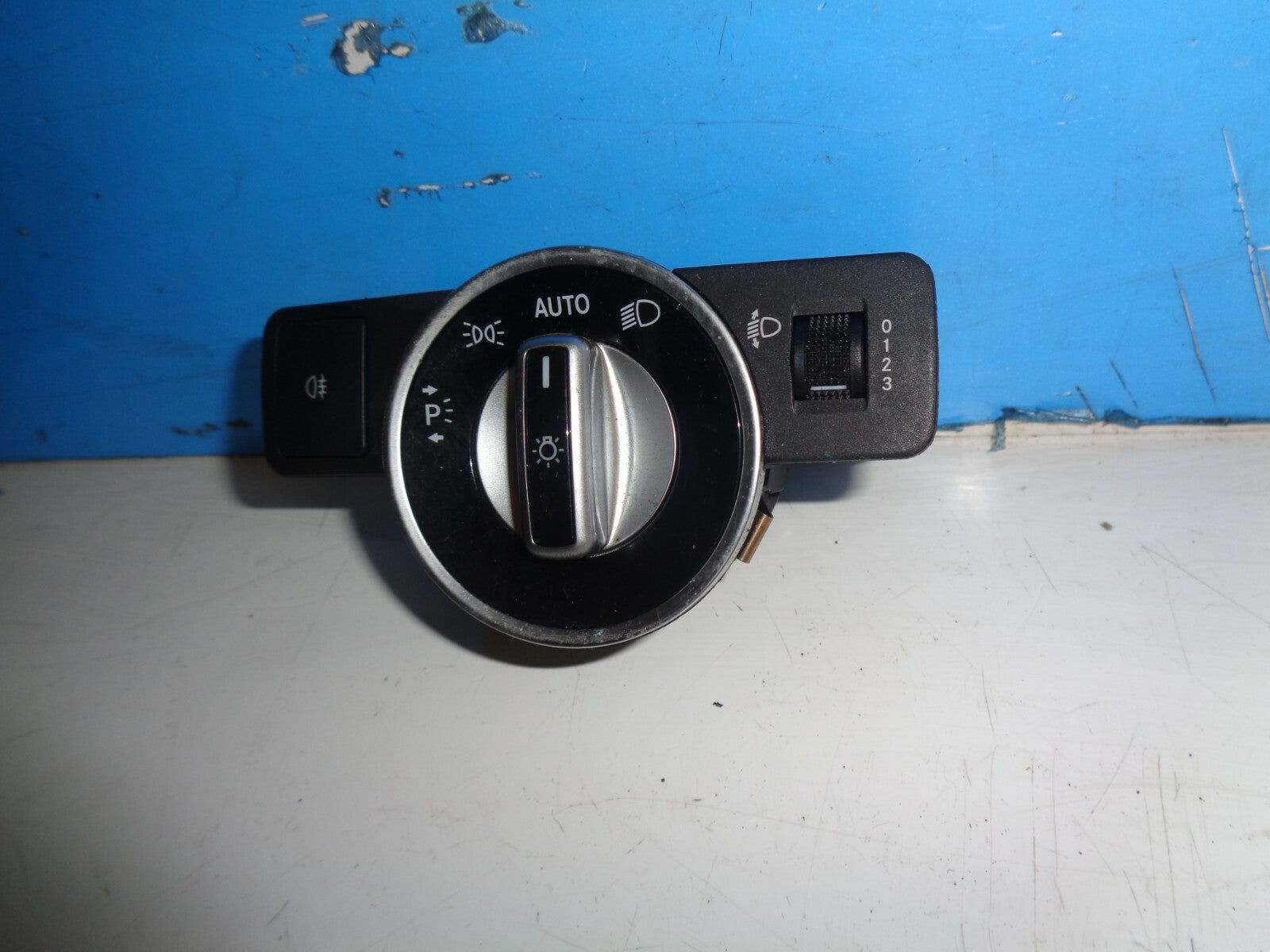 MERCEDES BENZ 2017 A CLASS A180  W176 HEADLIGHT CONTROL SWITCH A2129050651