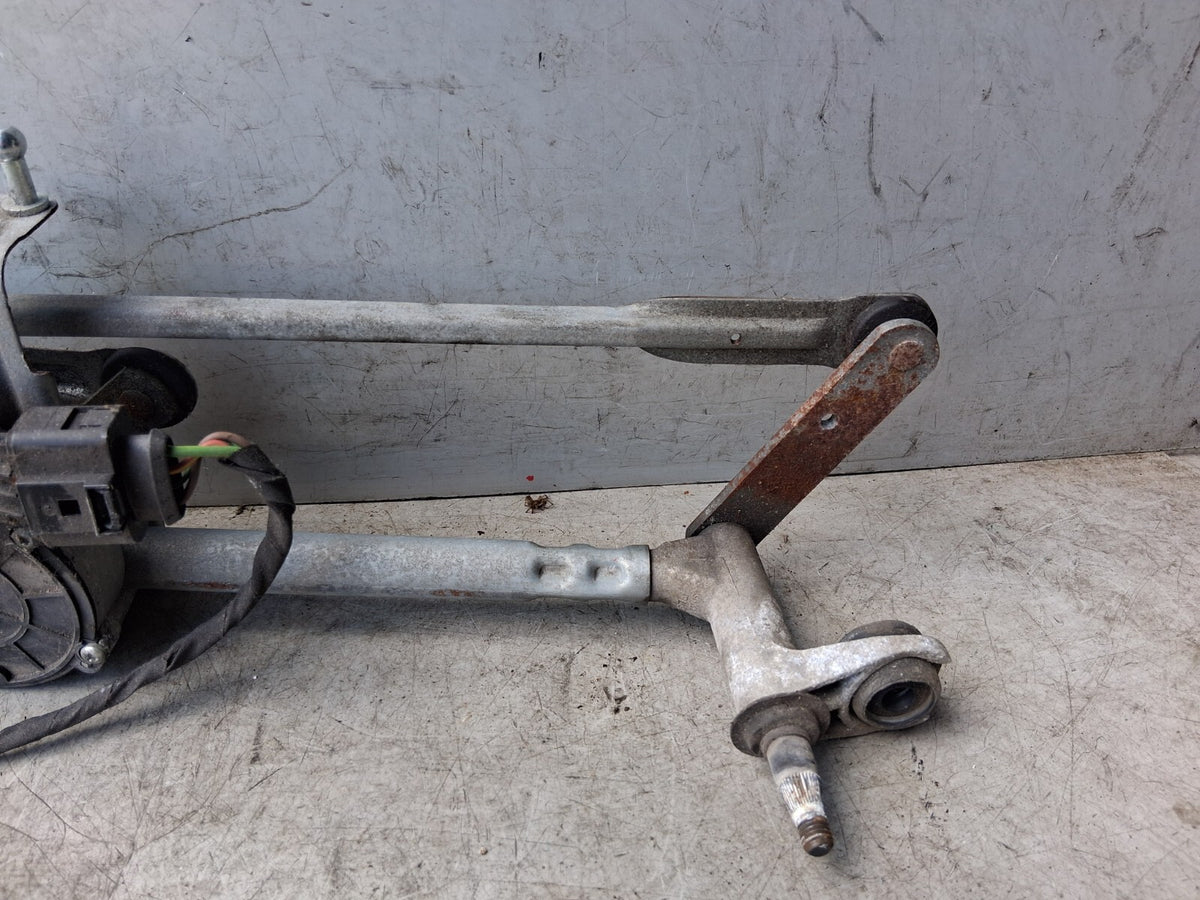 SEAT IBIZA MK5 2018 6F KJ WINDSCREEN WIPER MOTOR WITH LINKAGE 443122456017