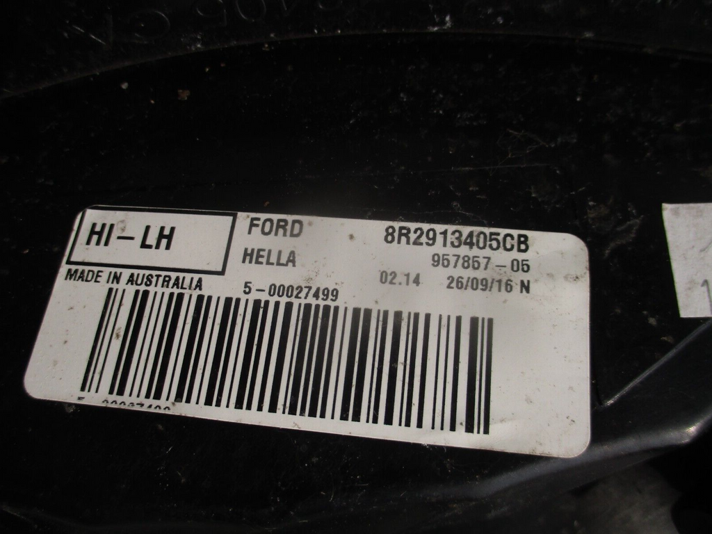 2010 FORD DORCHESTER COLEMAN MILNE NSR PASSENGER SIDE REAR LIGHT 8R2913405CB