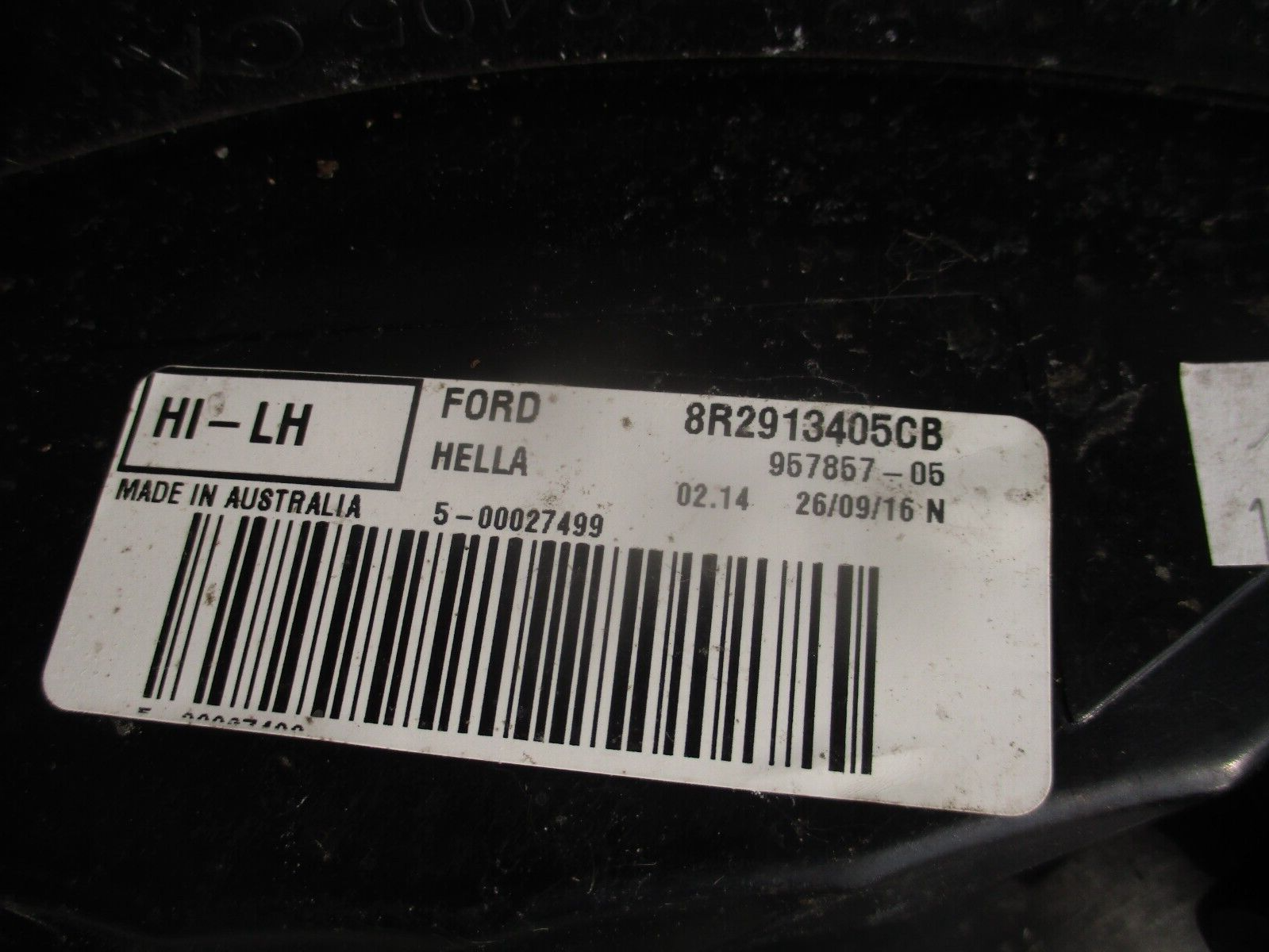 2010 FORD DORCHESTER COLEMAN MILNE NSR PASSENGER SIDE REAR LIGHT 8R2913405CB