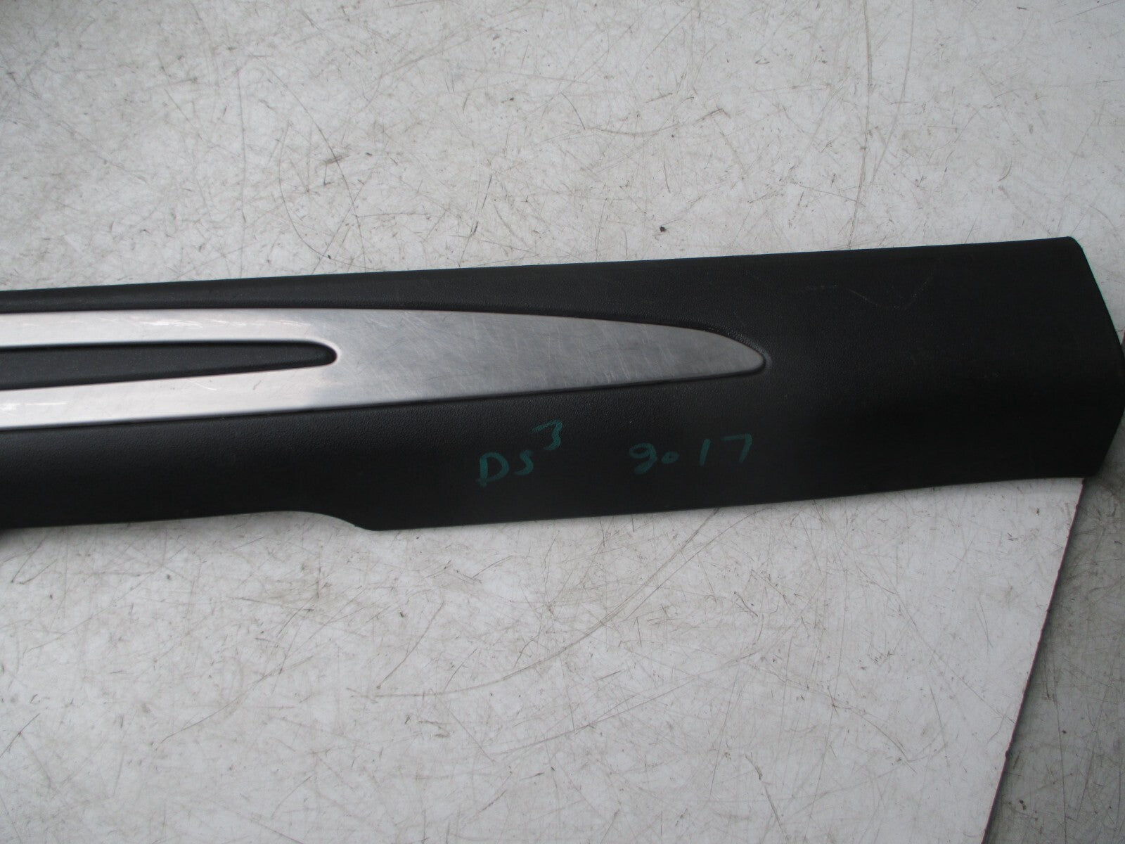 CITROEN DS3 2017 KICK PLATE SILL SCUFF COVER PANEL PLASTIC TRIM 9686604277
