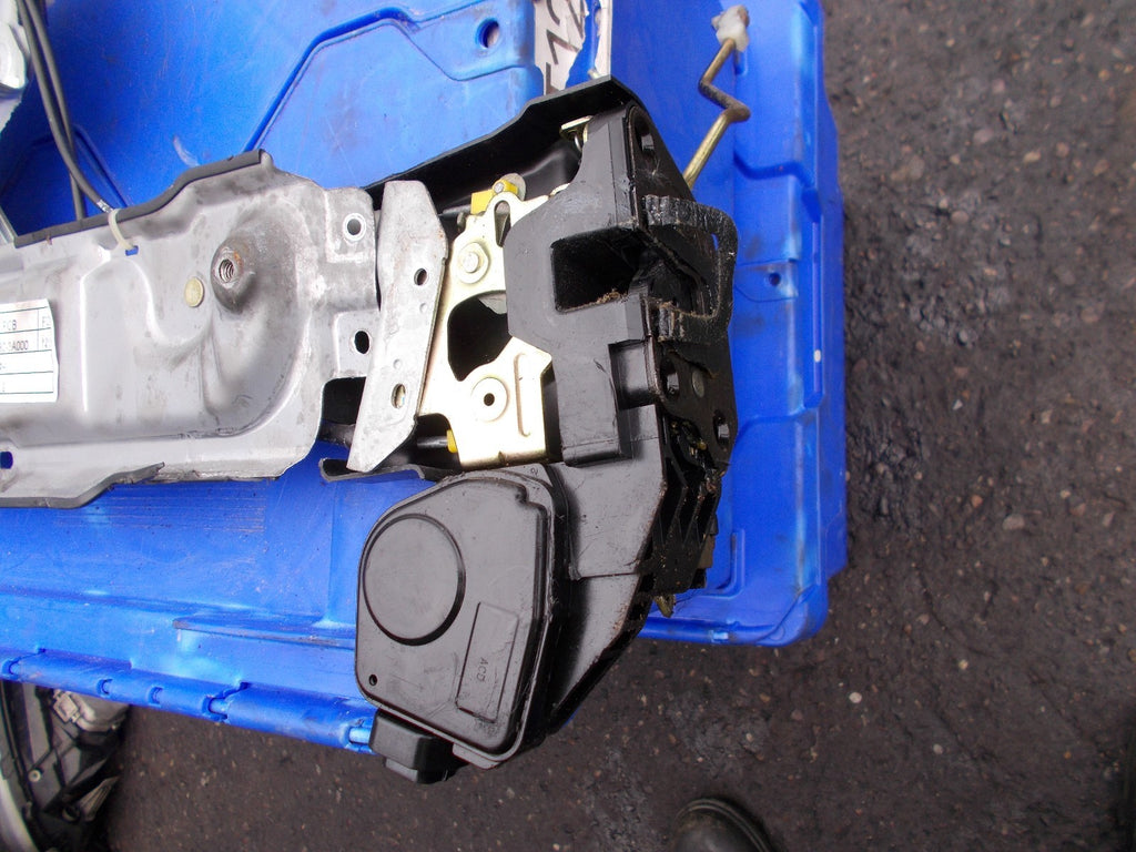 2005 HYUNDAI TRAJET GSI OSF DRIVERS SIDE FRONT WINDOW REGULATOR 824803A000