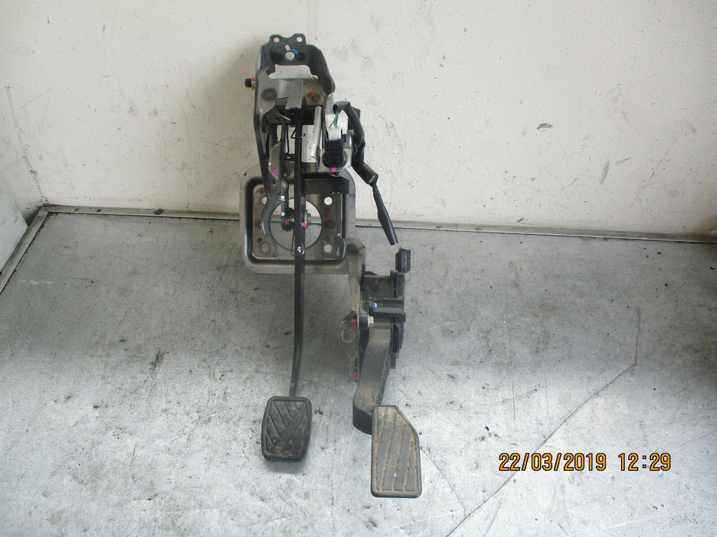 SUZUKI CELARIO 1.0 2015 ACCELERATOR THROTTLE & BRAKE PEDAL SET 0280755231