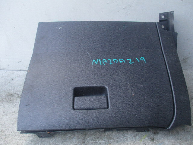 2019 MAJDA 2 1.5 PETROL FRONT DASHBOARD STORAGE GLOVE BOX