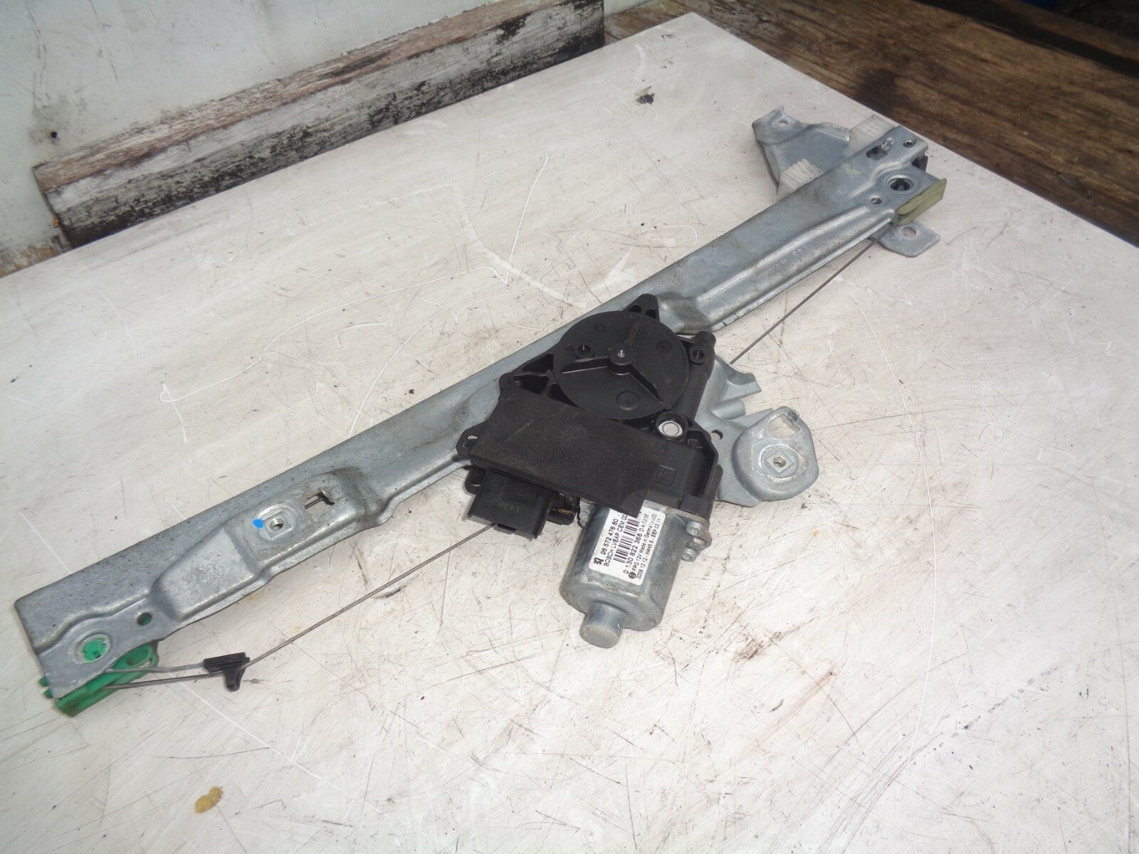PEUGEOT 308 2009 NSF PASSENGER SIDE FRONT WINDOW MOTOR REGULATOR 9657247680