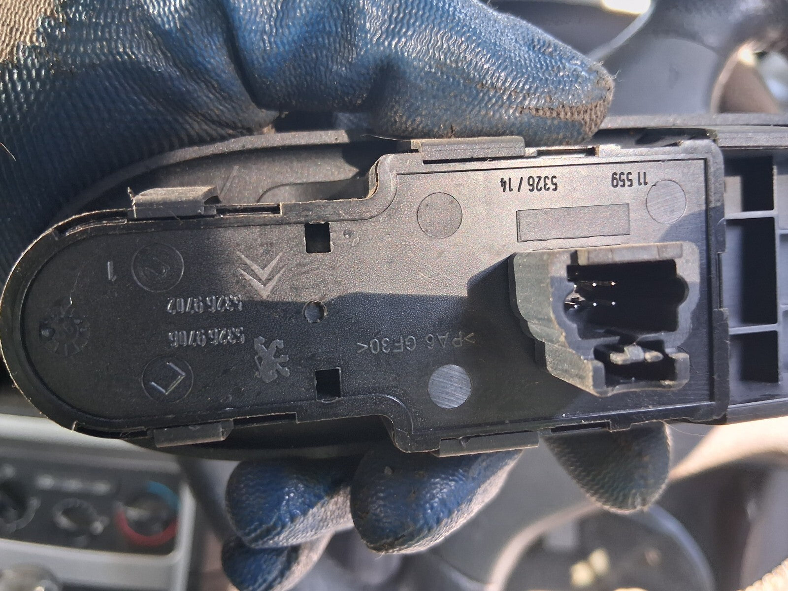 2006 PEUGEOT 307 OSF DRIVER SIDE FRONT RIGHT WINDOW CONTROL SWITCH