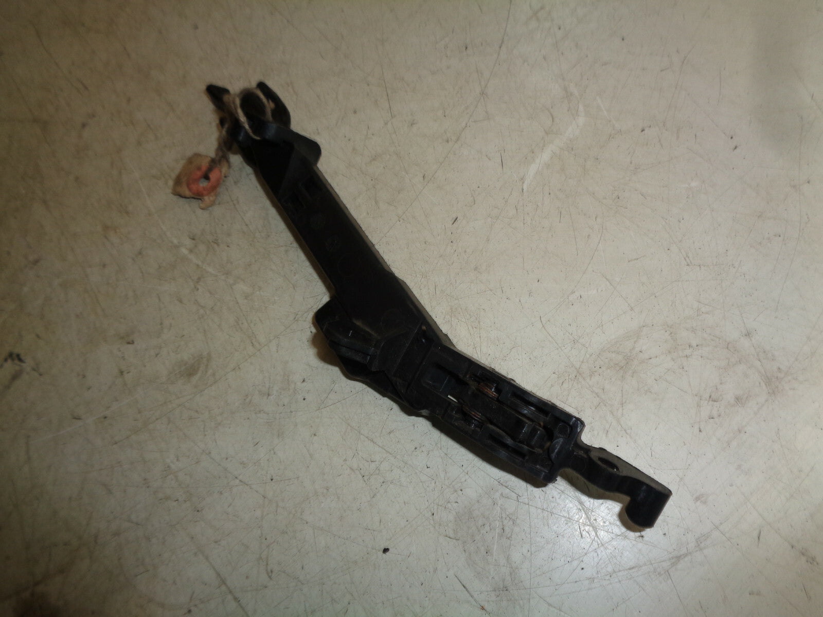 MINI COOPER R56 2009 GLOVE BOX LOCKING RELEASE MECHANISM