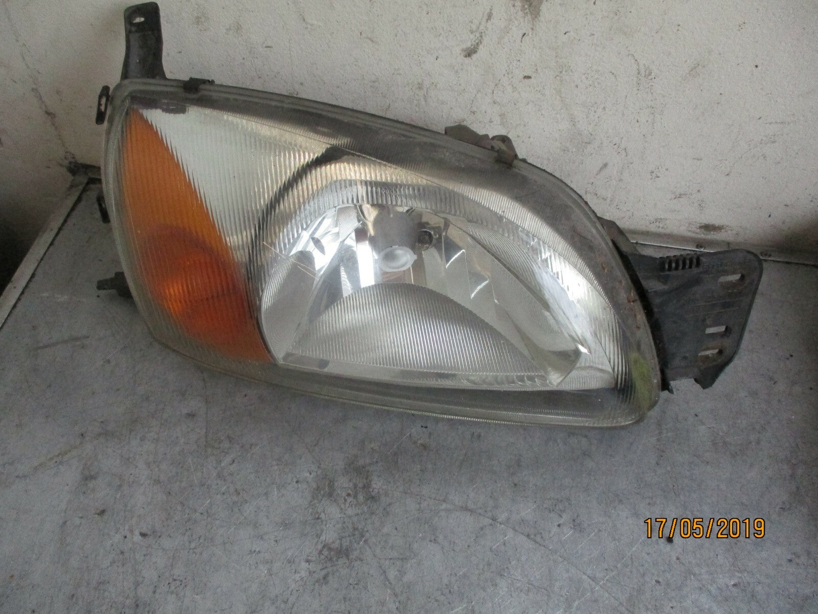 FORD FIESTA COURIER OS DRIVER SIDE HEADLIGHT YS6113005DL