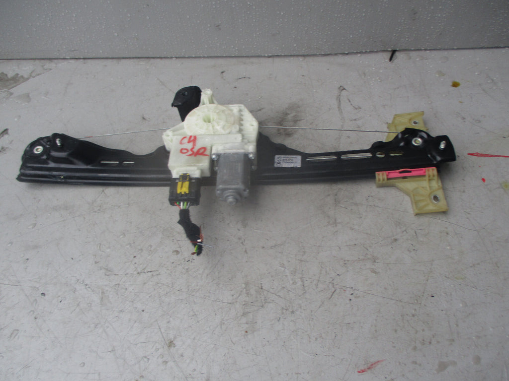 CITROEN C4 PICASSO 2013 OSR REAR DOOR WINDOW REGULATOR & MOTOR  9825709880