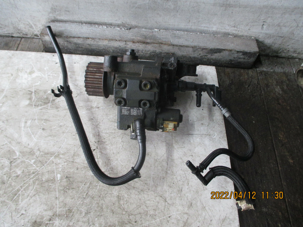 NISSAN JUKE 2013 1.5 DIESEL INJECTION PUMP 8201100115