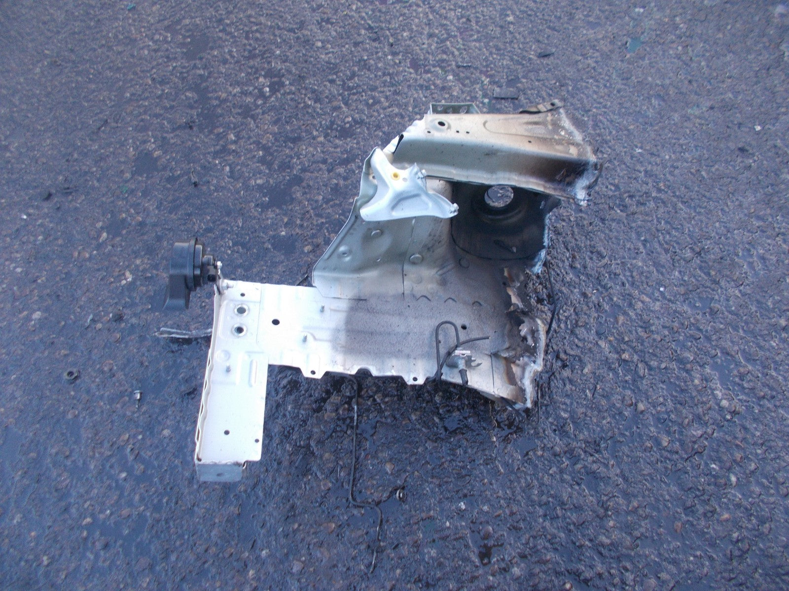 VAUXHALL VIVA OPEL KARL 2014-2019 NSF PASSENGER FRONT FLITCH CHASSIS CORNER