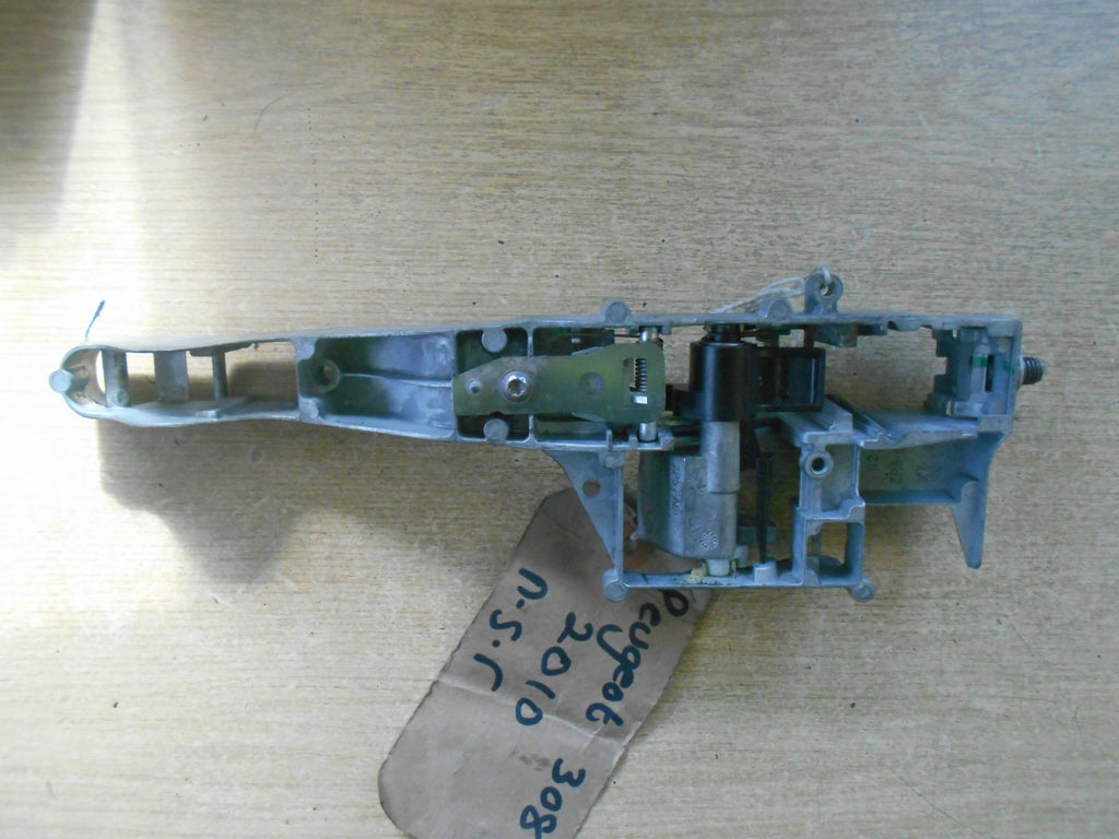 PEUGEOT 308 2010 NSR PASSENGER SIDE REAR EXTERIOR DOOR HANDLE BRACKET PLATE