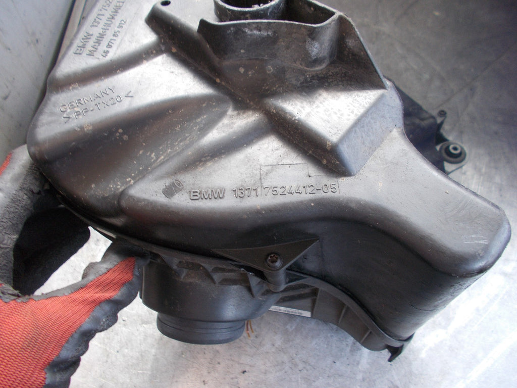 BMW 1 SERIES E81 E87 AIR FILTER BOX 13717523628