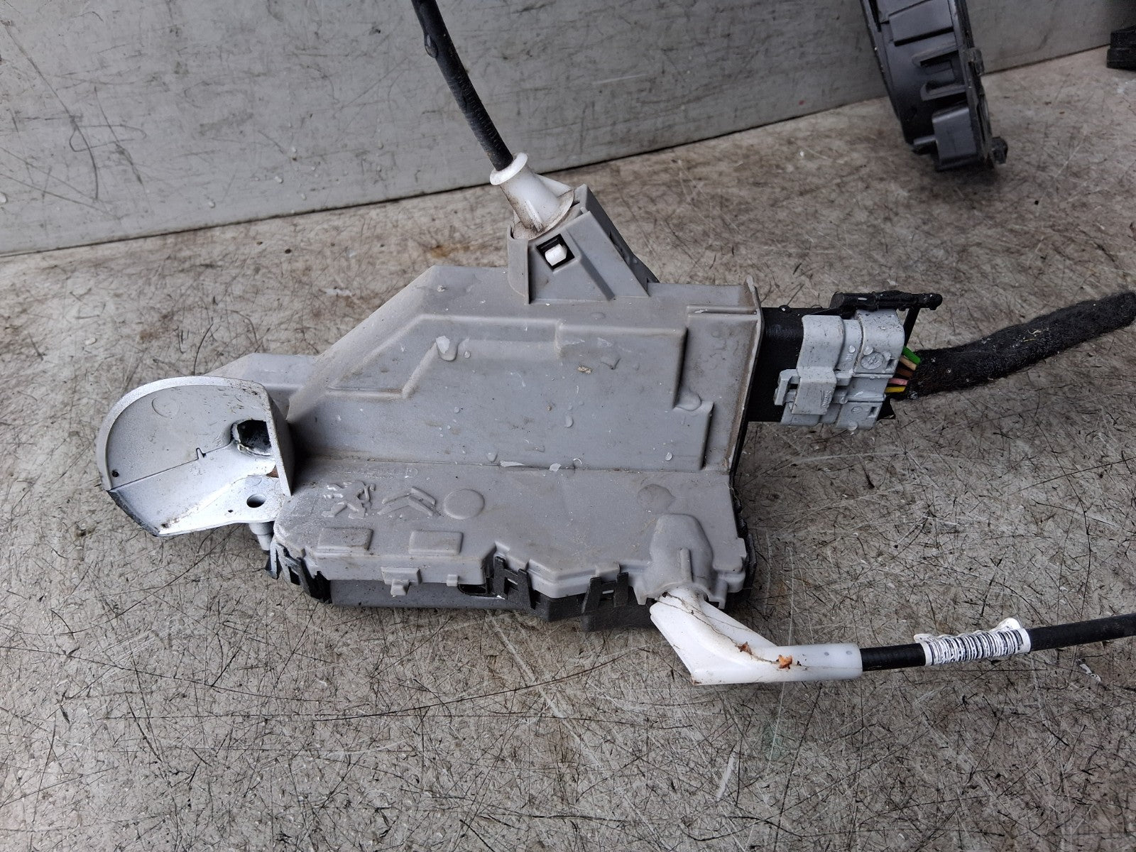 2018 CITROEN BERLINGO MK2 OSF DRIVER SIDE FRONT RIGHT DOOR LOCK MECHANISM 828412