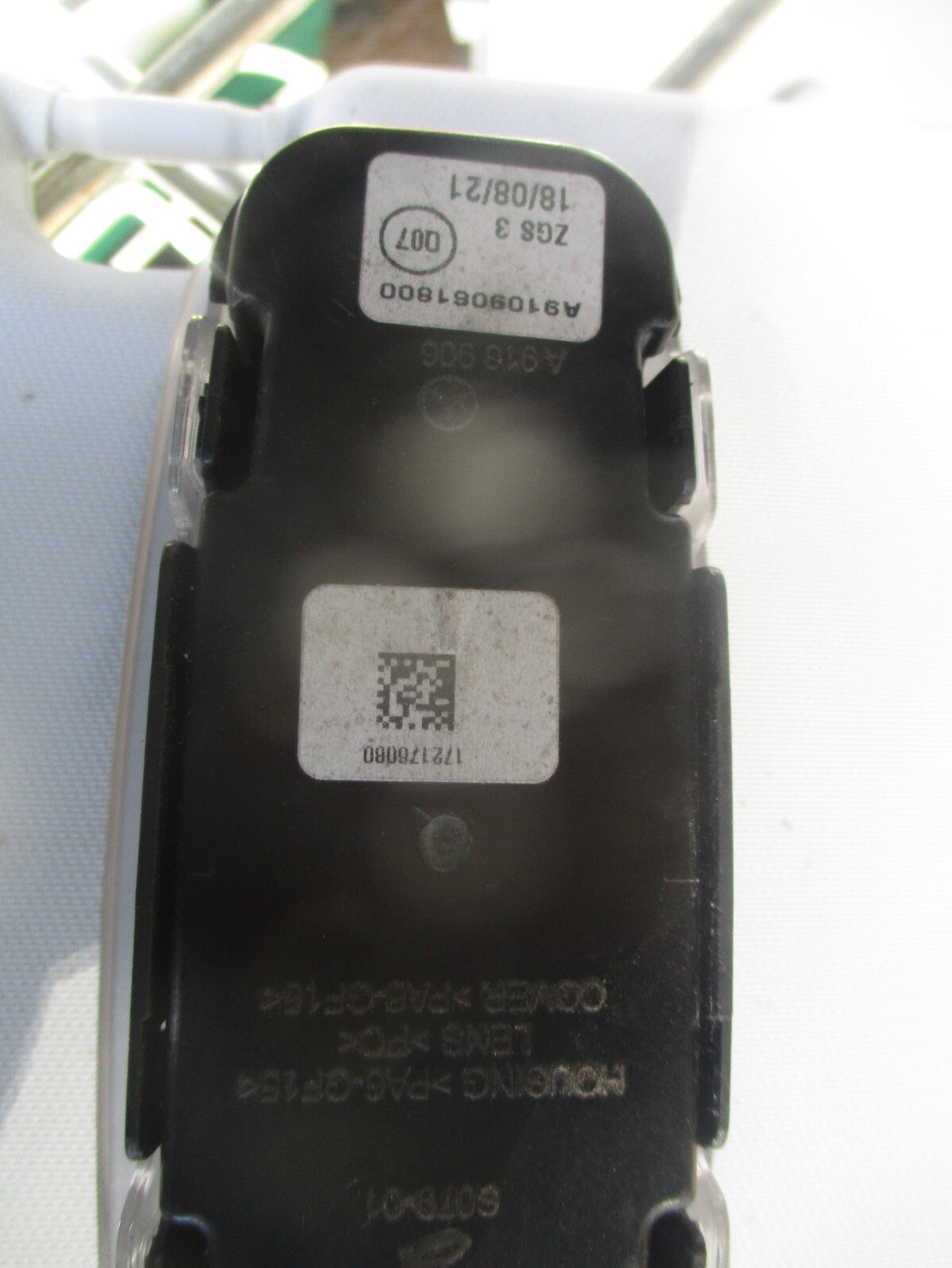 MERCEDES BENZ SPRINTER W907 INTERIOR FRONT ROOF READING LIGHT A910906