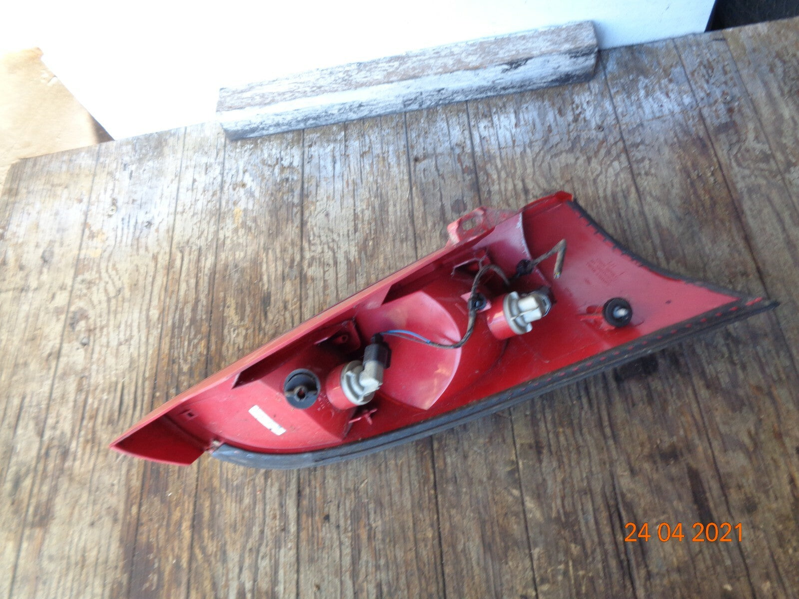 FORD FOCUS MK1 2001 NSR PASSENGER SIDE REAR BRAKE TAIL LIGHT CLUSTER