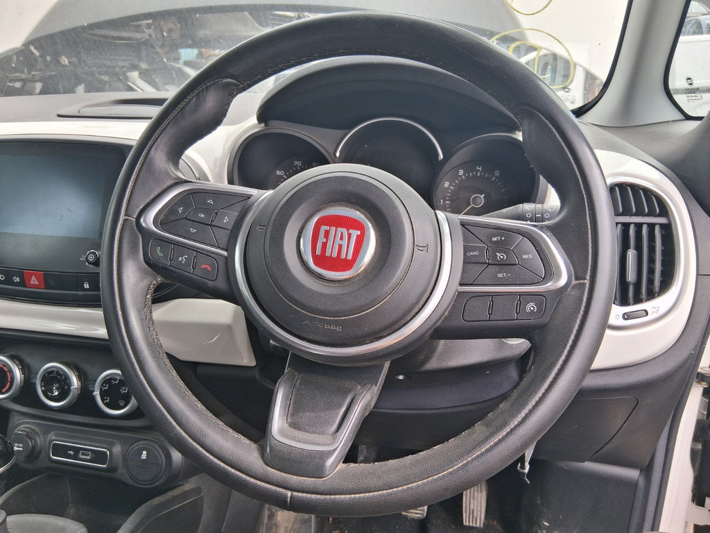 2019 FIAT 500L HATCH 3 SPOKE MULRIFUNCTION LEATHER STEERING WHEEL NO AIRBAG