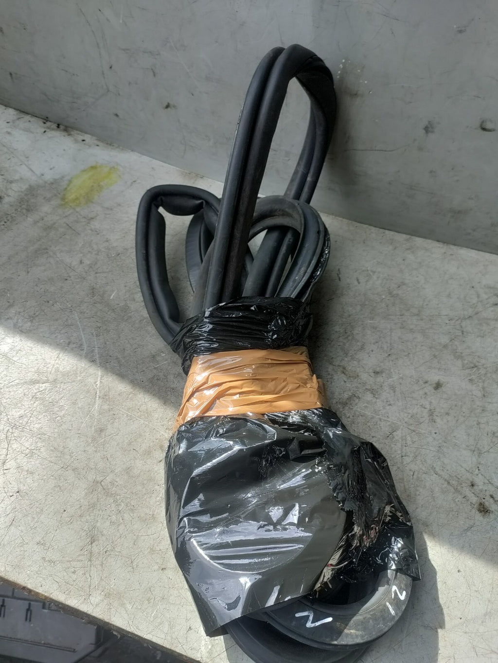 2022 VW VOLKSWAGEN CRAFTER MK2 NSF PASSENGER SIDE FRONT DOOR RUBBER SEAL