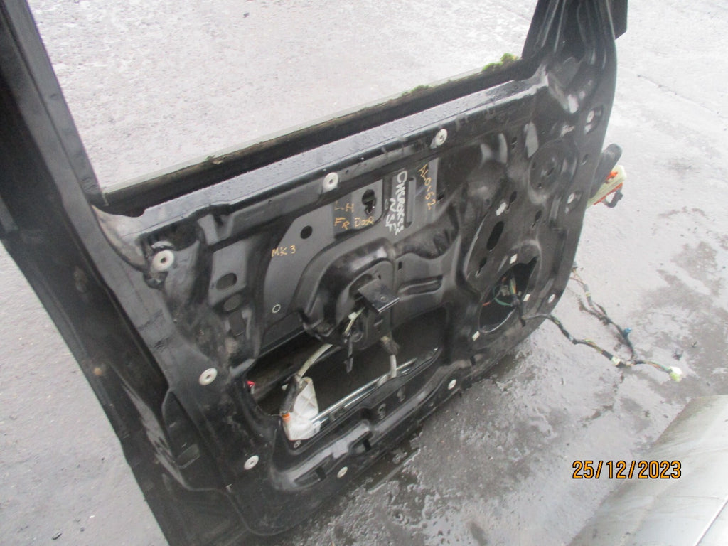 2006 JEEP CHEROKEE NSF PASSENGER SIDE FRONT BARE DOOR BLACK
