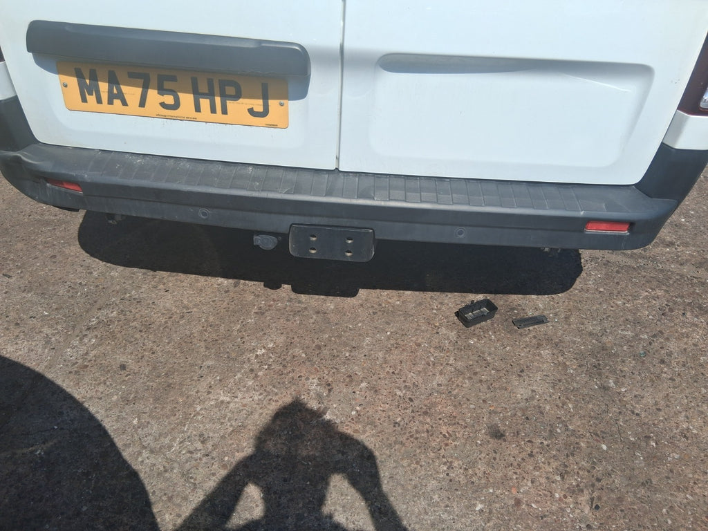 2025 RENAULT TRAFIC X82 MK3 REAR BUMPER BLACK WITHOUT BUMPER CORNERS