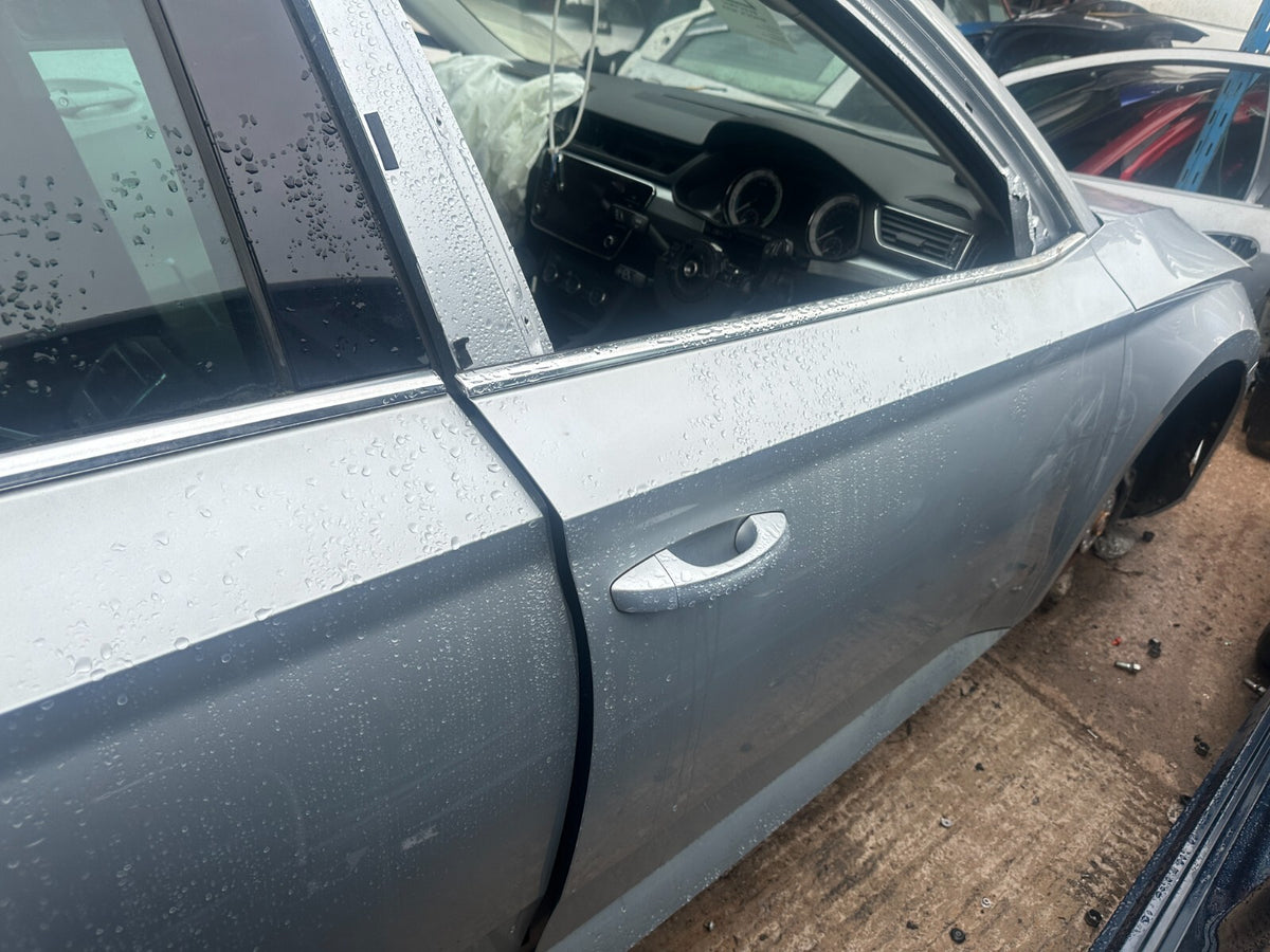 2020 SKODA SUPERB MK3 OSF DRIVER SIDE FRONT DOOR BARE LA7W SILVER