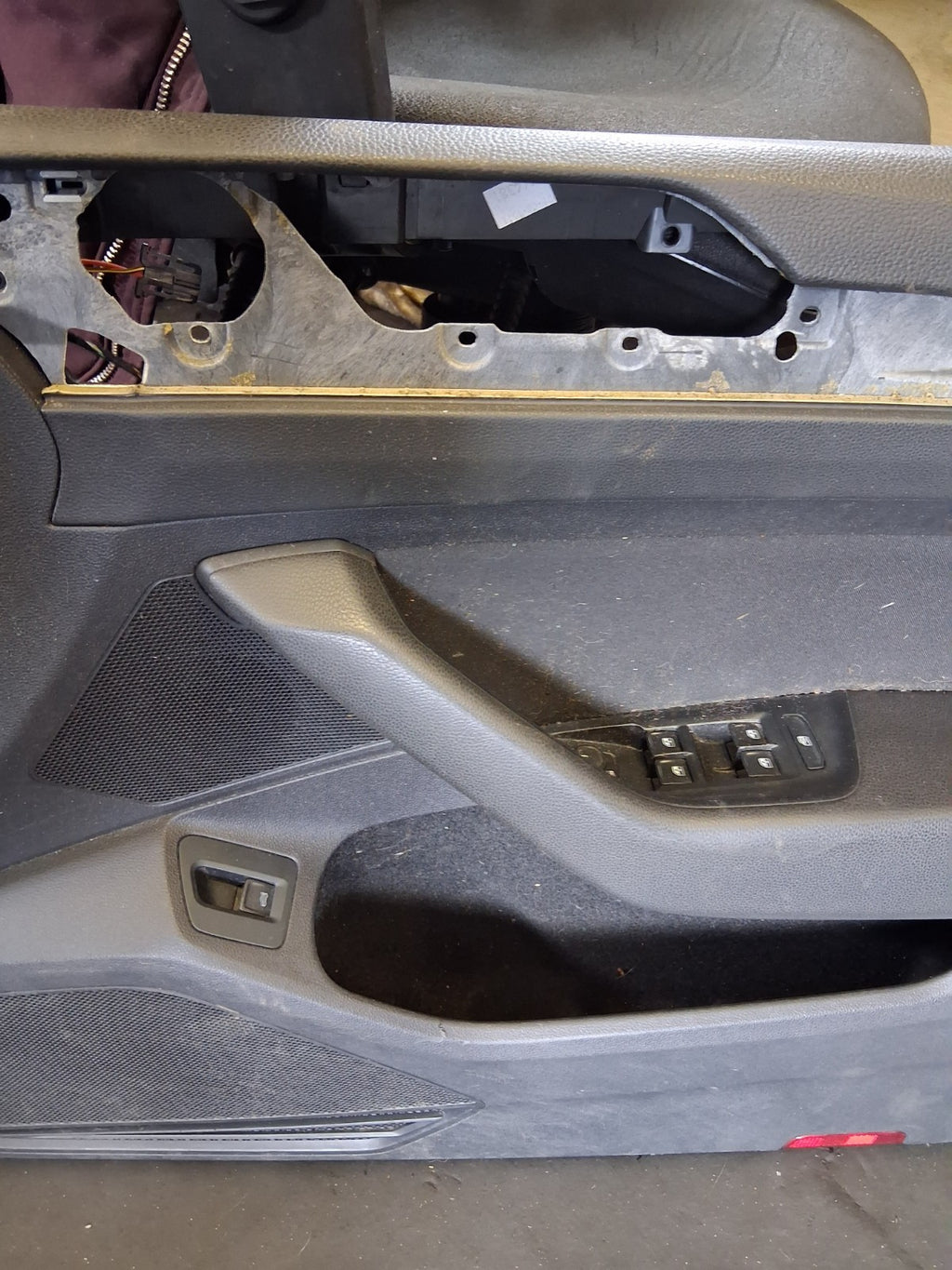 2019 VW VOLKSWAGEN PASSAT B8 OSF DRIVER SIDE FRONT RIGHT DOOR CARD