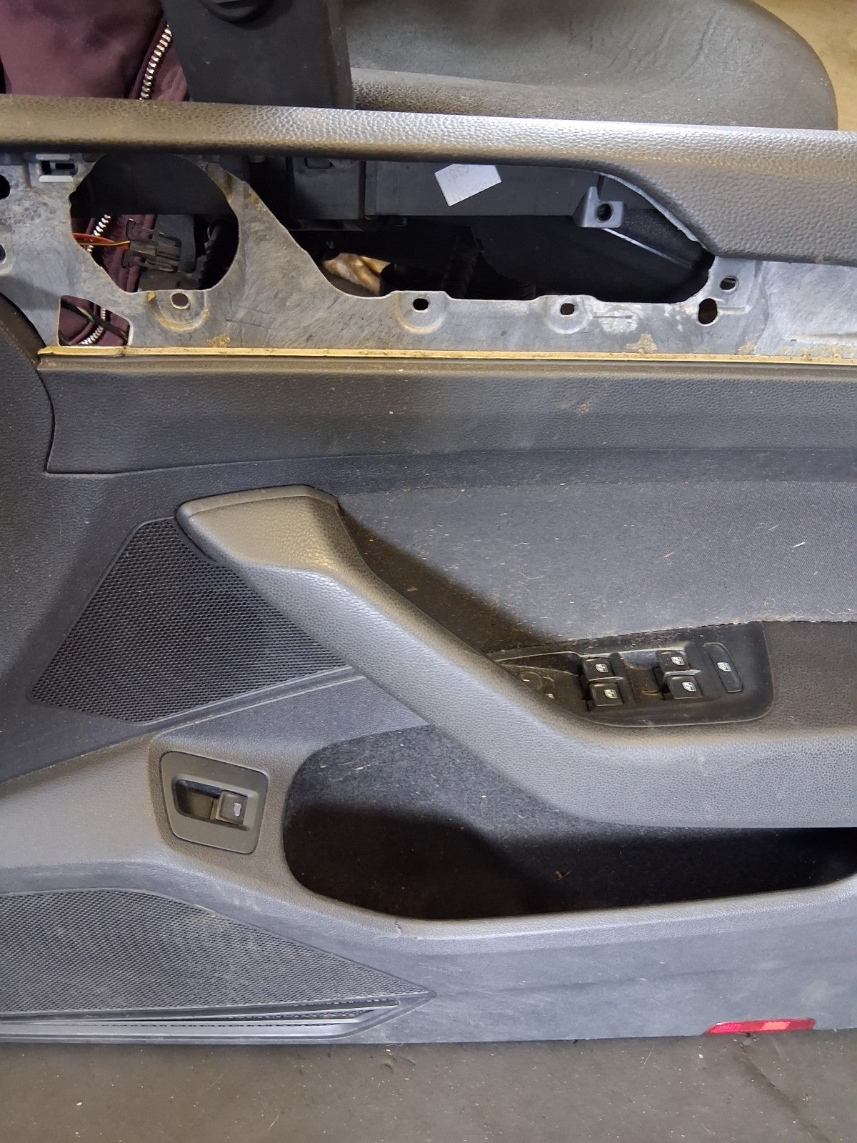 2019 VW VOLKSWAGEN PASSAT B8 OSF DRIVER SIDE FRONT RIGHT DOOR CARD