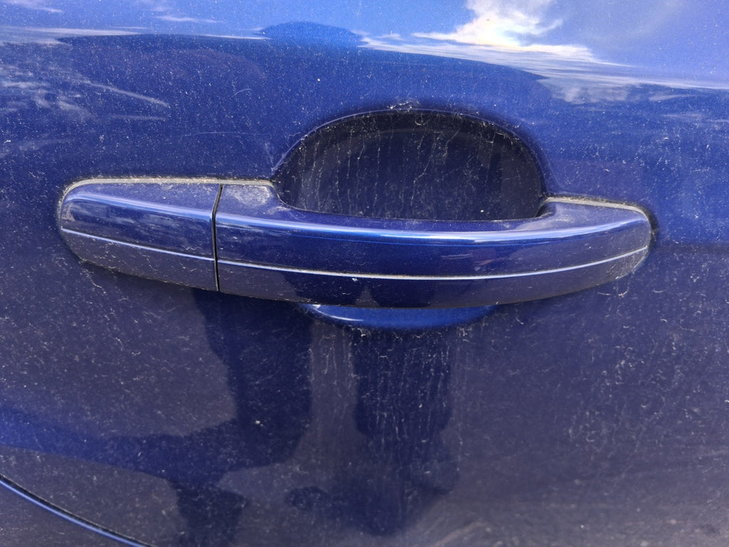 2015 FORD FOCUS MK3 OSR DRIVER REAR EXTERIOR DOOR HANDLE DEEP IMPACT BLUE HF
