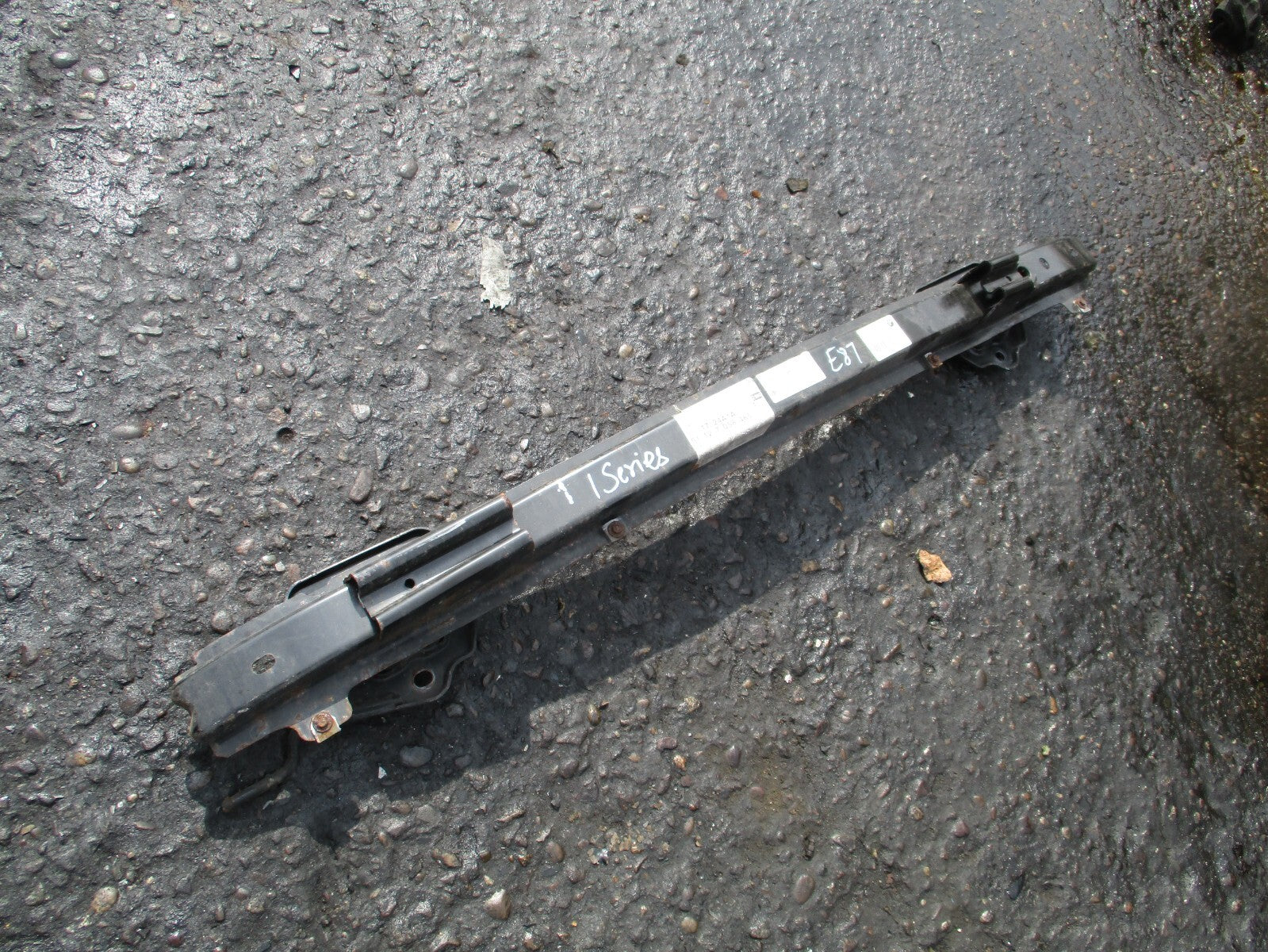 BMW 1 SERIES E87 2007 REAR BUMPER REINFORCEMENT CRASH BAR 7058465