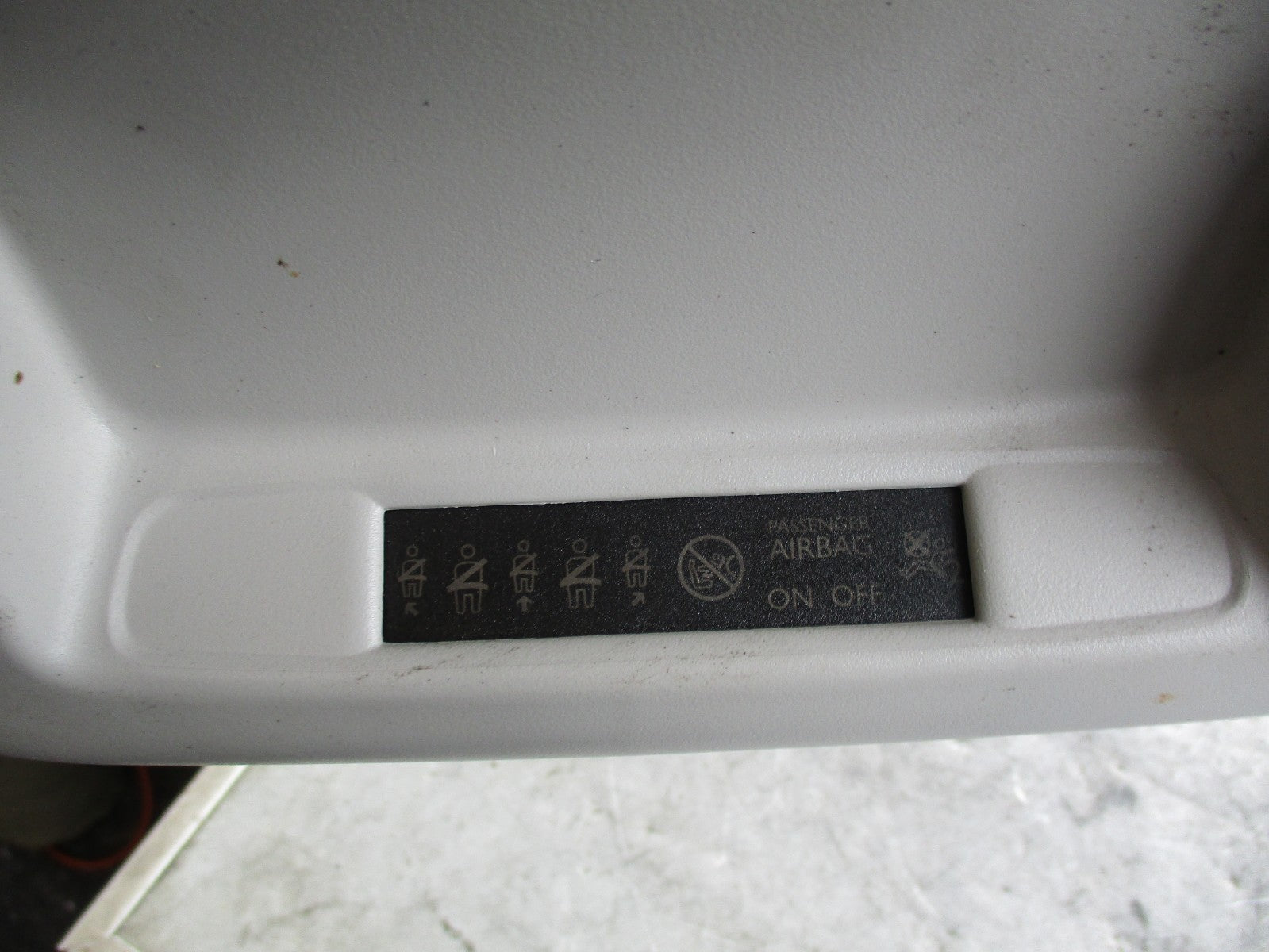 CITROEN C4 CACTUS INTERIOR FRONT READING LIGHT 9801287677