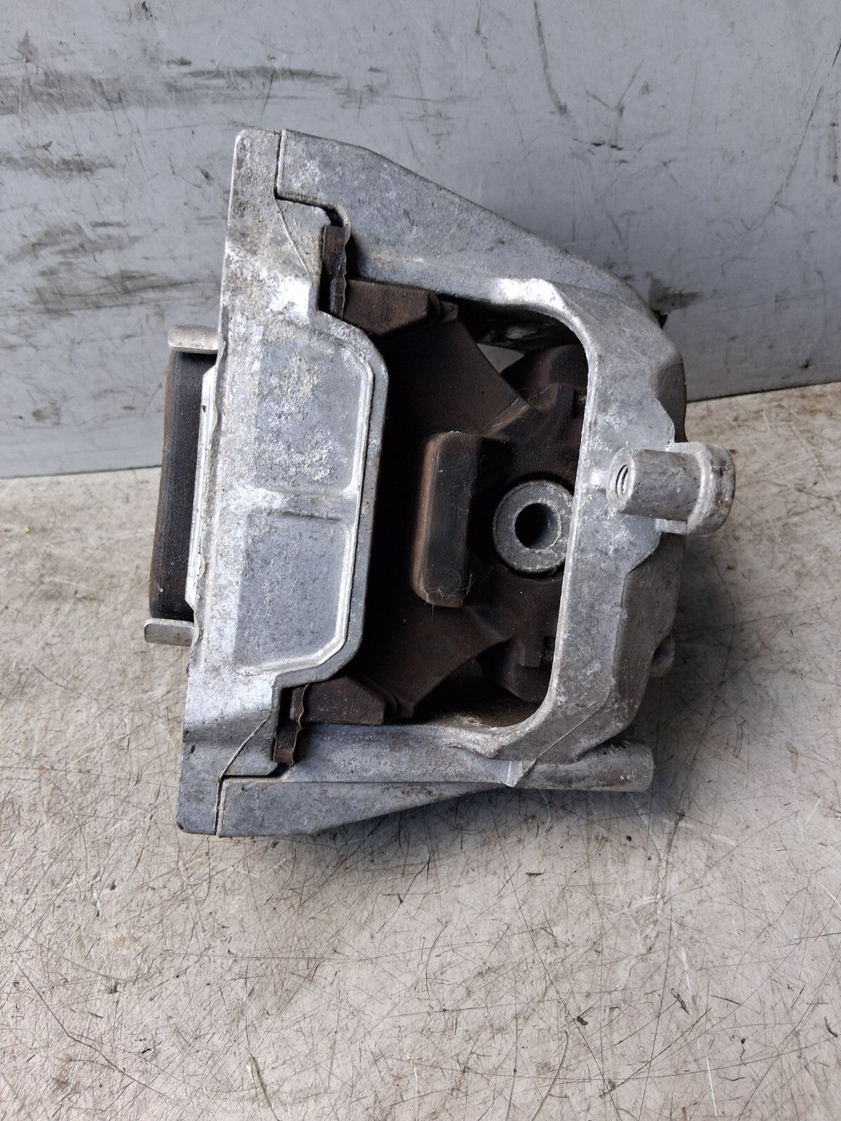 2015 VAUXHALL CORSA E OS DRIVER SIDE RIGHT ENGINE MOUNT 1K0199262