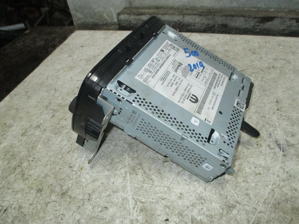 FIAT 500 2019 RADIO STEREO CD PLAYER HEAD UNIT 07356973240
