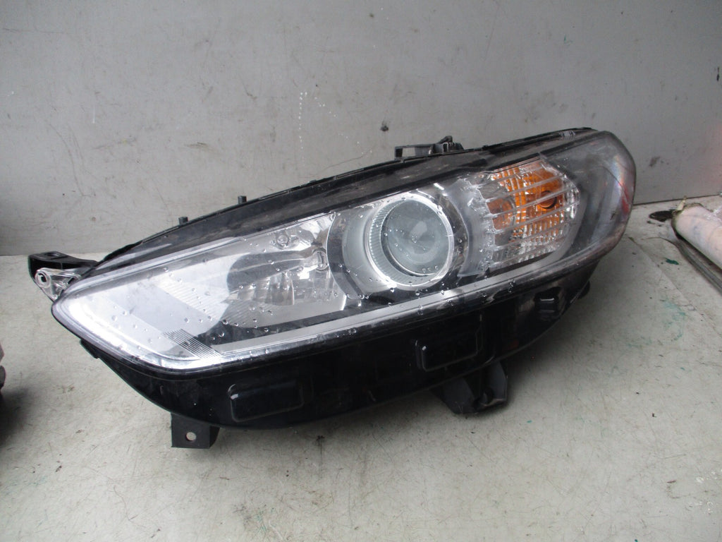 2017 FORD MONDEO MK5 NSF PASSENGER SIDE FRONT HALOGEN HEADLIGHT DS7313W030FC