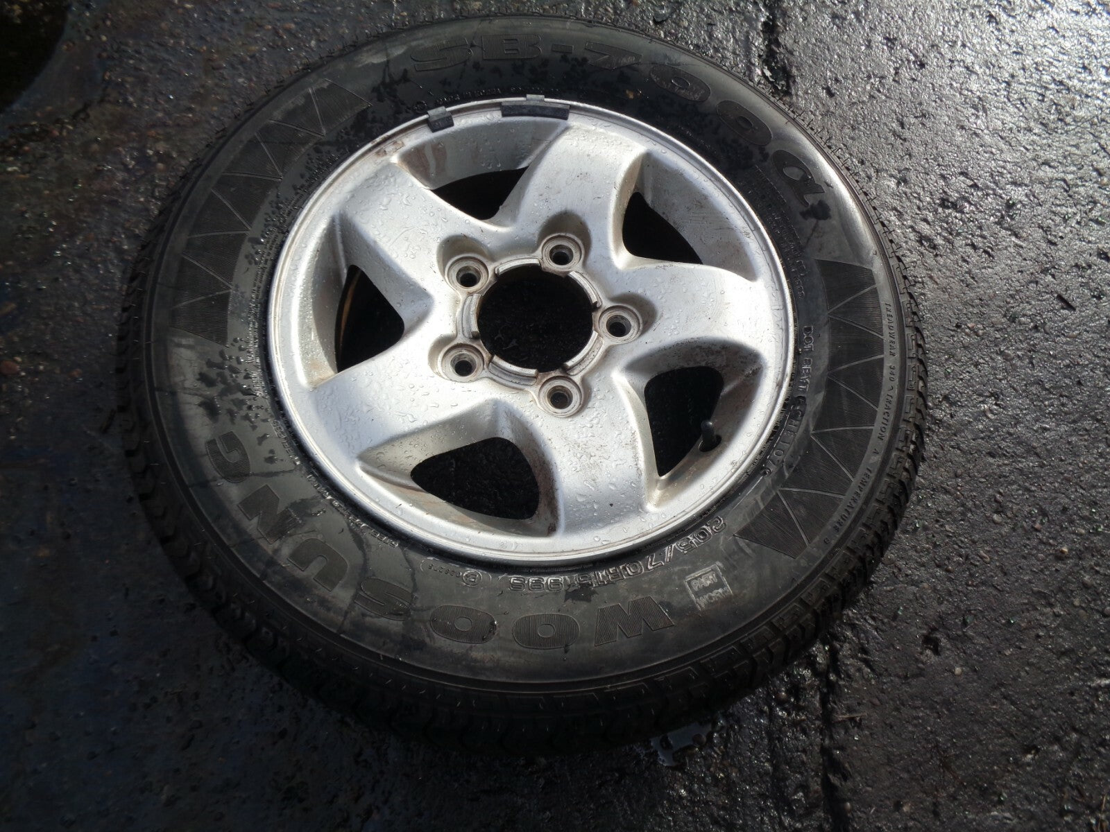 KIA SPORTAGE MK1 1994-2003 ALLOY WHEEL WITH TYRE 205/70R15