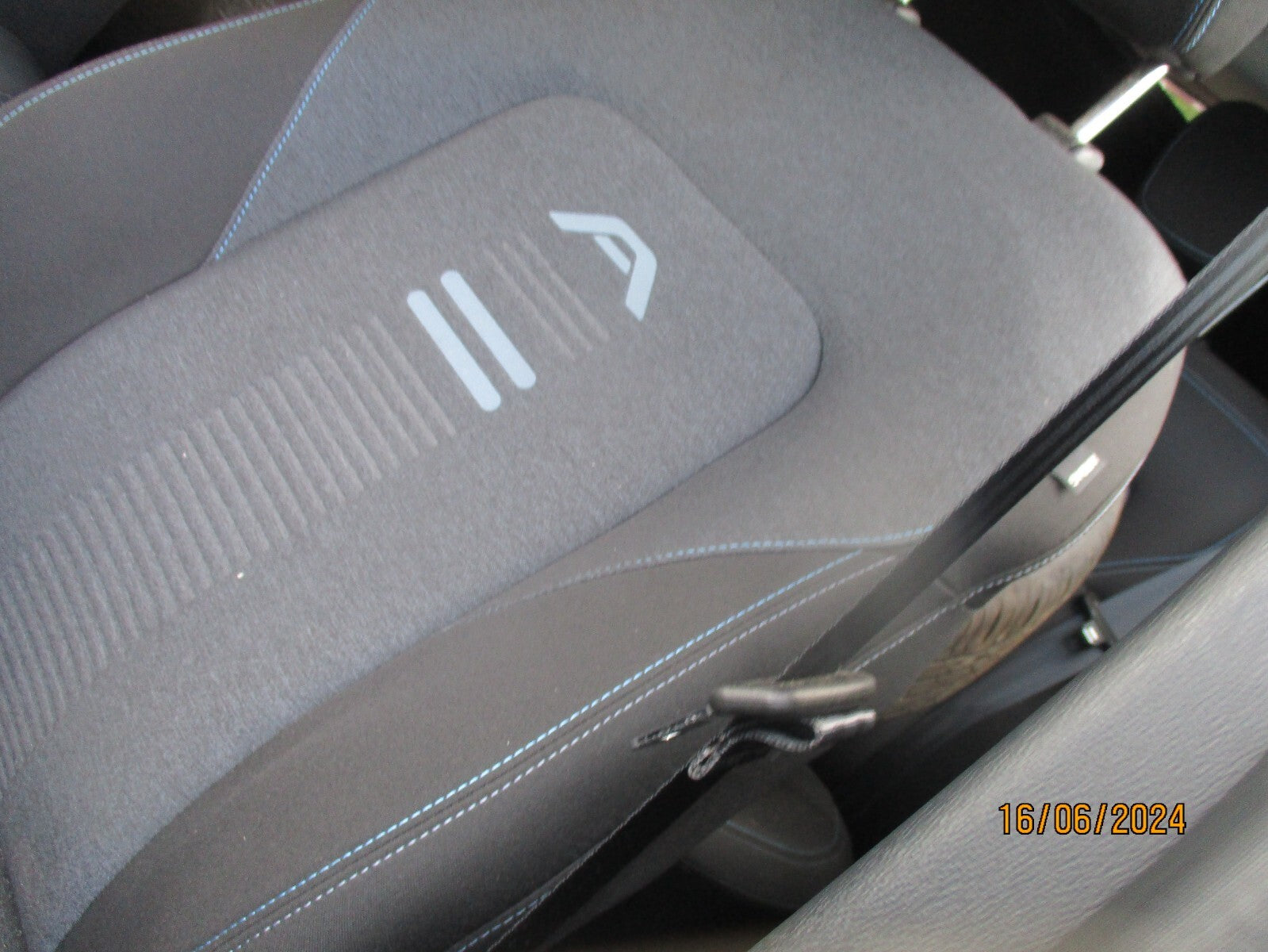 FORD FIESTA MK8 2023 NSF PASSENEGR SIDE FRONT COMPLETE SEAT FABRIC
