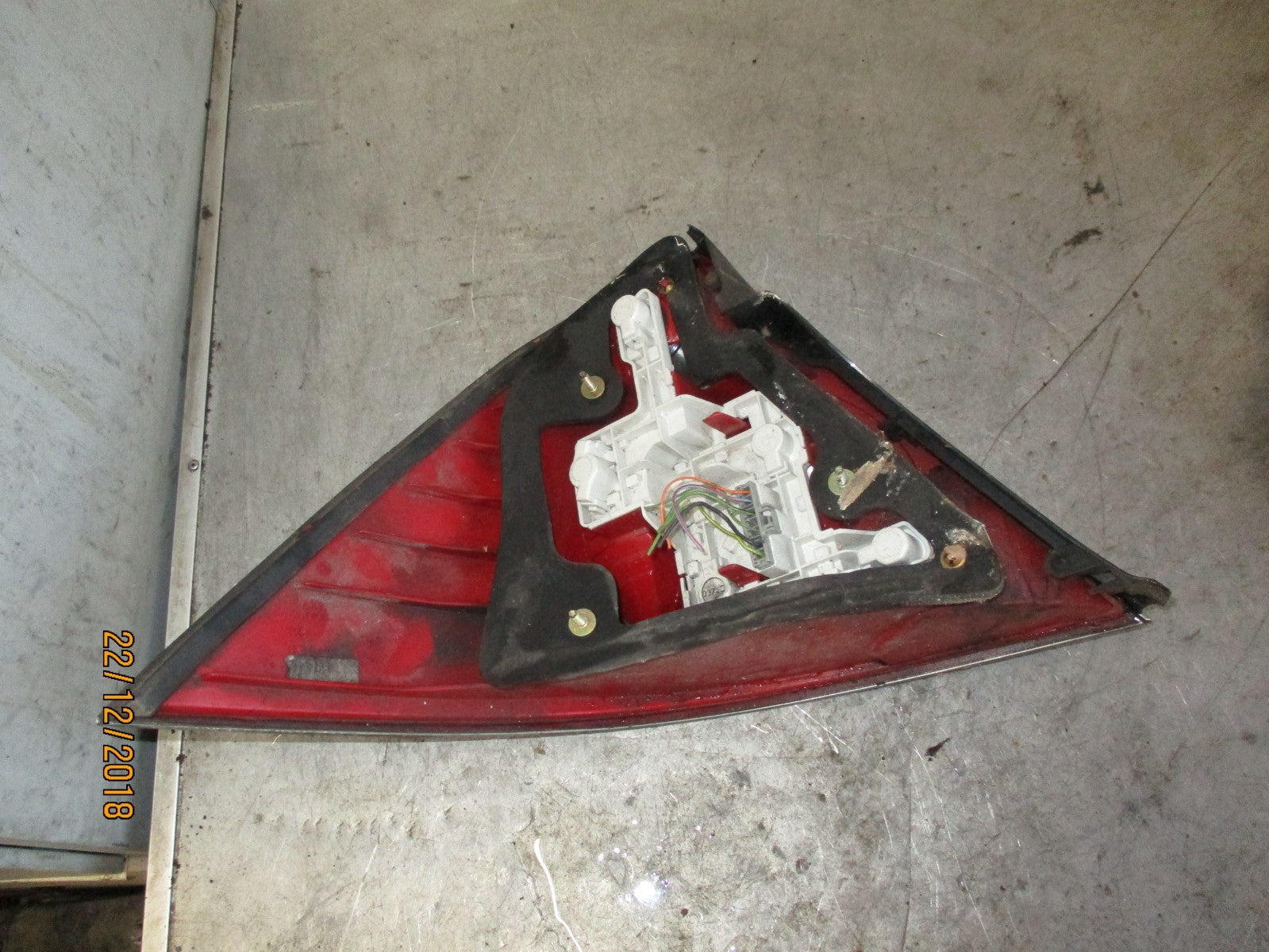 FORD MONDEO MK3 OSR DRIVER SIDE REAR LIGHT TAIL LIGHT 1S7113404