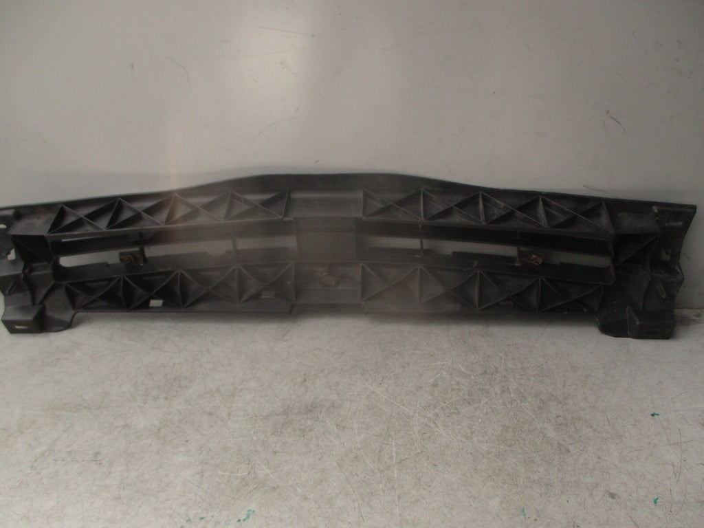 2012 VAUXHALL VIVARO MK1 X83 FRONT BUMPER CENTRE BRACKET 620300102R