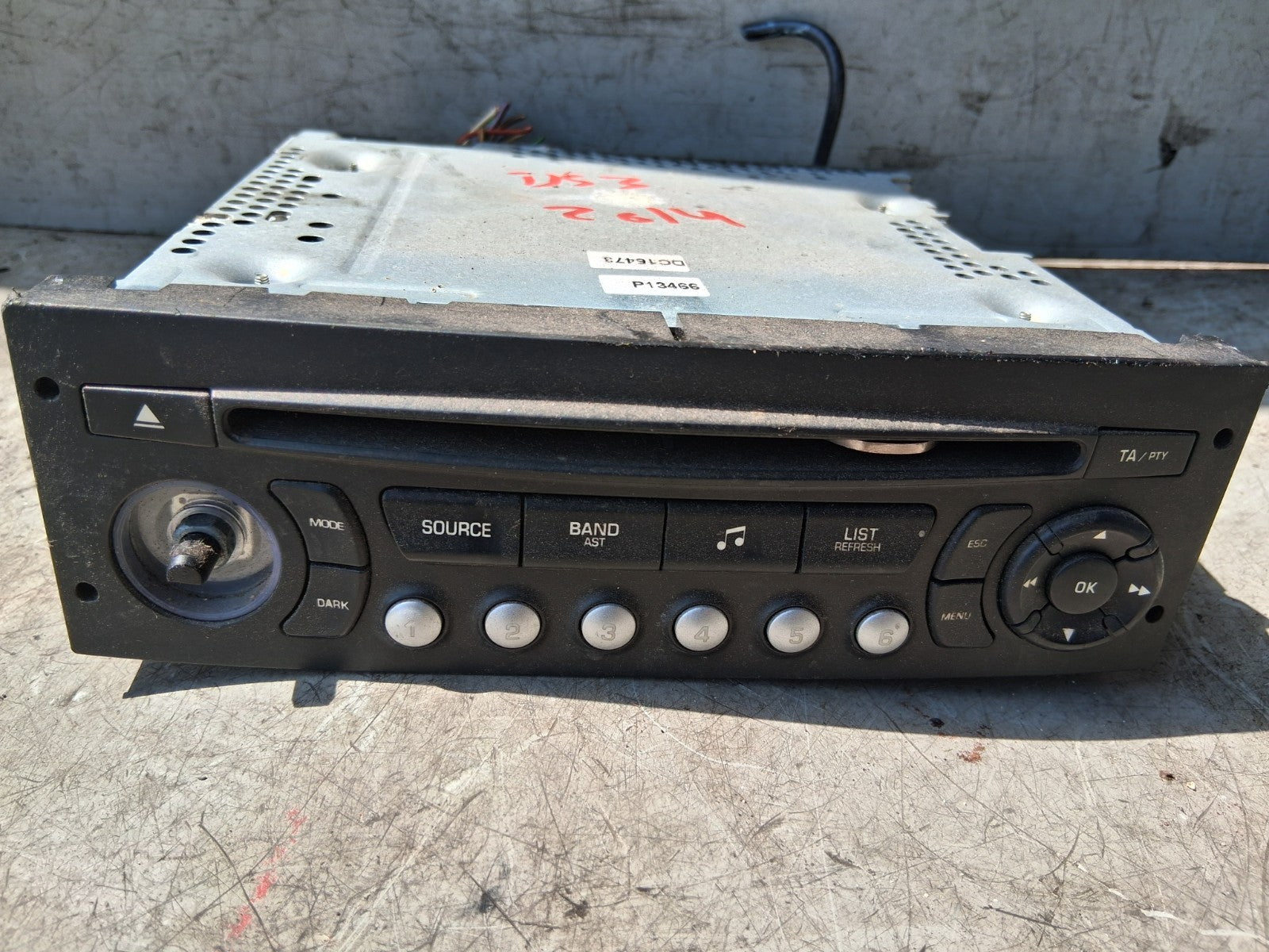 2011 CITROEN DS3 STEREO RADIO CD PLAYER HEAD UNIT 96766518XT