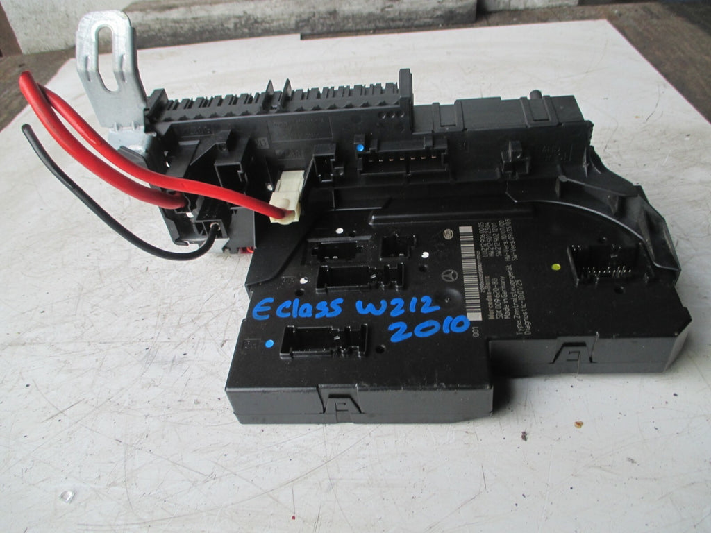 MERCEDES E CLASS W212 2010 DISTRIBUTION RELAY BOX 5DK00962088