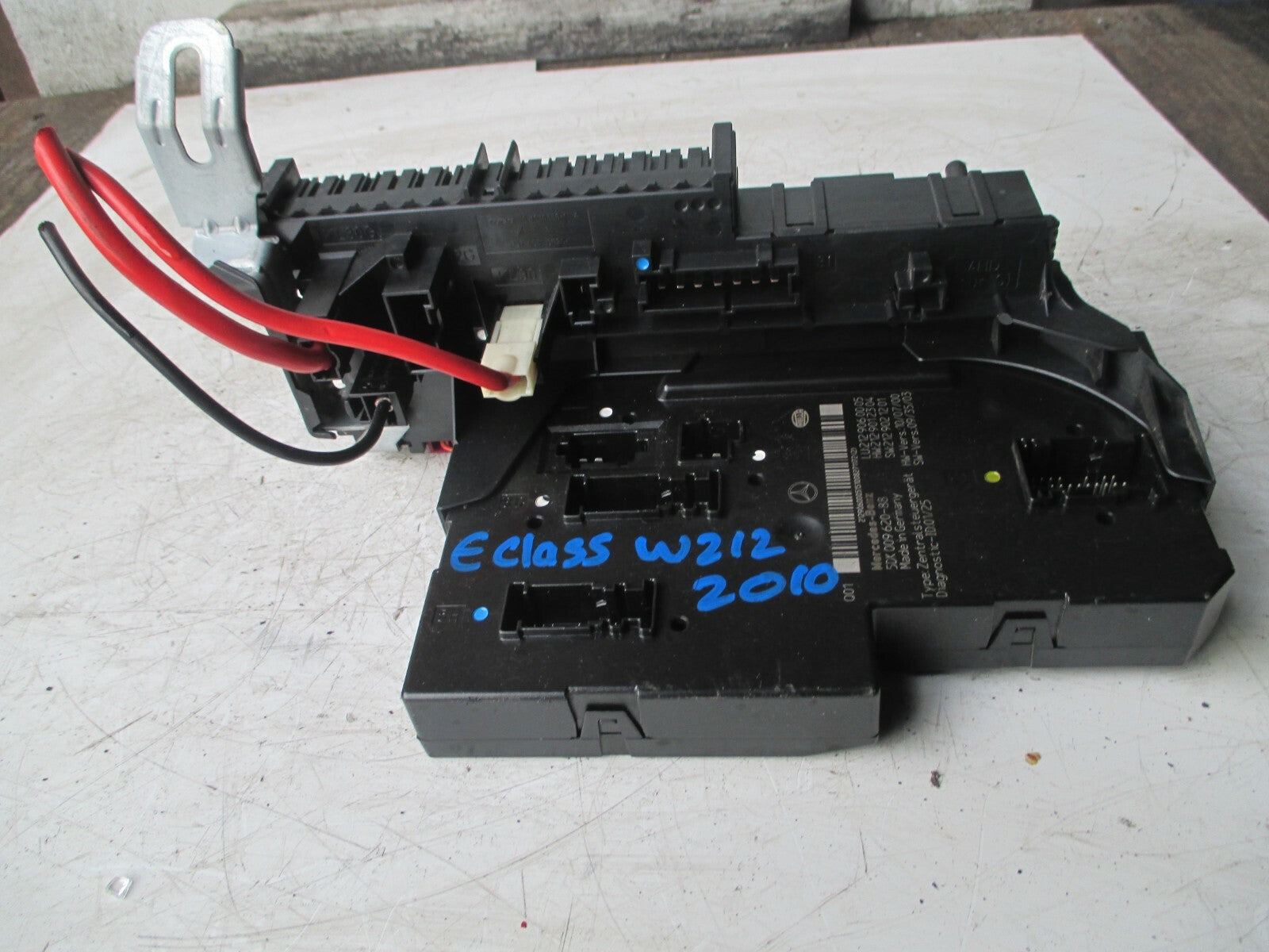 MERCEDES E CLASS W212 2010 DISTRIBUTION RELAY BOX 5DK00962088