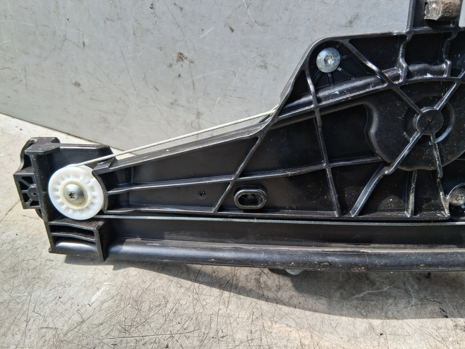 2019 PEUGEOT 5008 MK2 NSR PASSENGER SIDE REAR WINDOW MOTOR REGULATOR 9830389180
