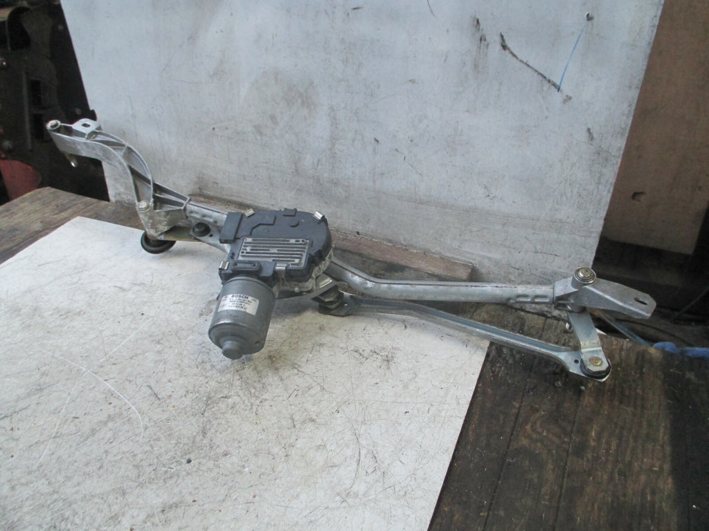MERCEDES BENZ E CLASS W211 2004 FRONT SCREEN WIPER MOTOR LINKAGES A2118200942