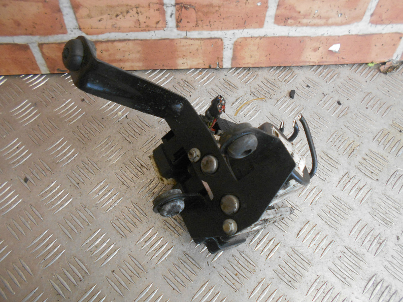 FORD FOCUS C-MAX 2004 2.0 TDCI ABS PUMP 3M512M110JA