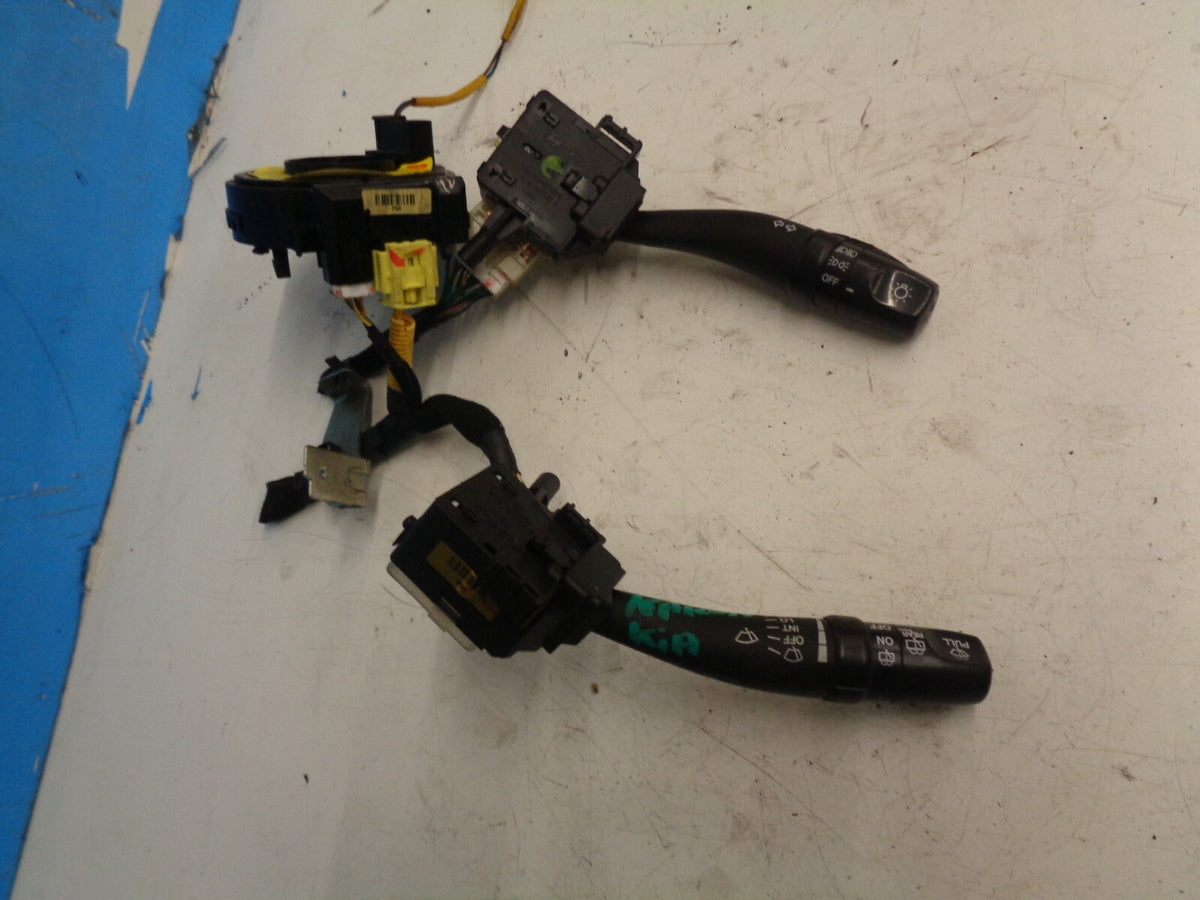 KIA CARENS 2008 2.0 CRDI 5 DOOR HEADLIGHT INDICATOR AND WINDSCREEN WIPER STALK
