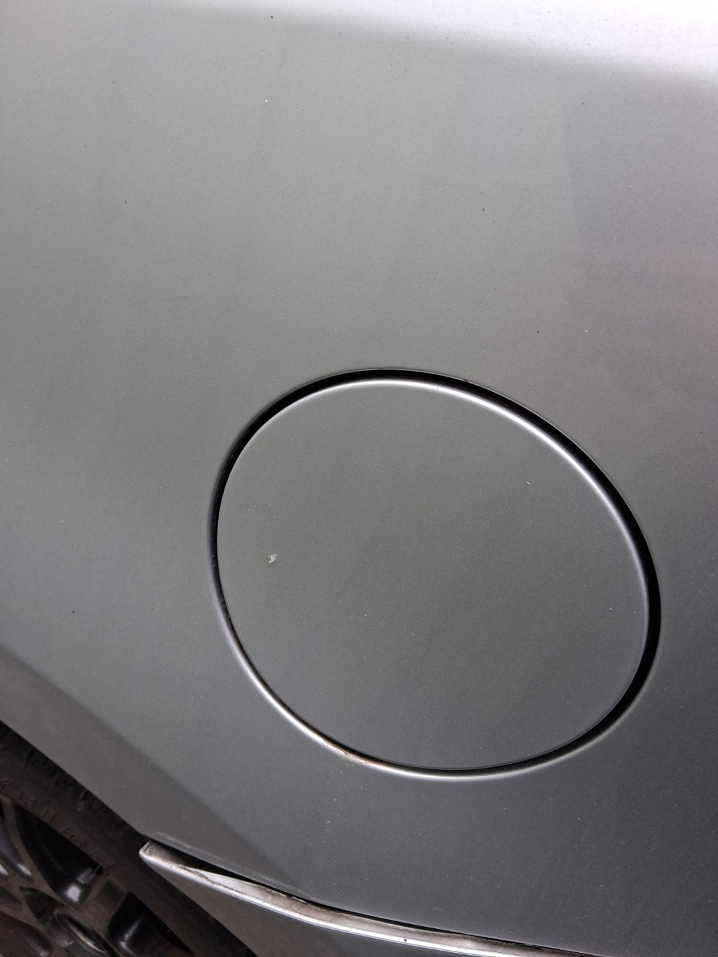 2018 TOYOTA PRIUS V PLUS XW40 FUEL FLAP LID COVER SILVER
