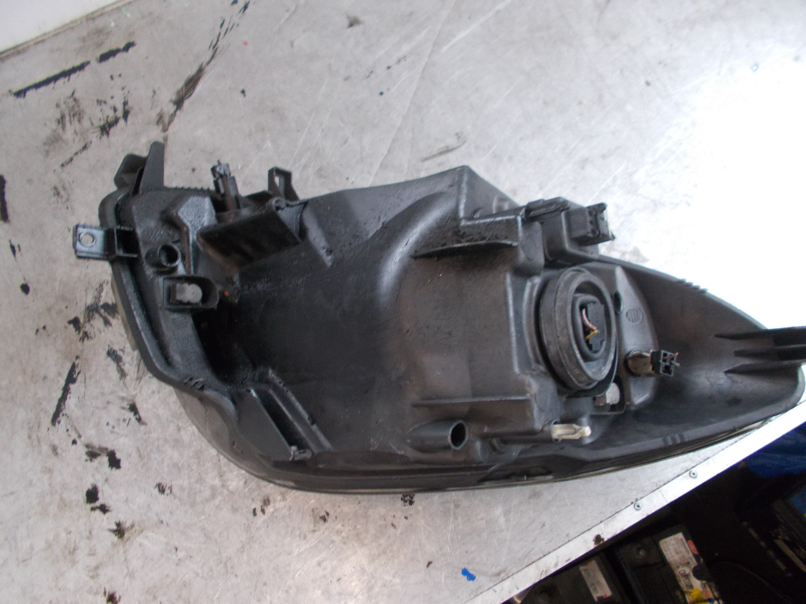 NISSAN NOTE E11 (MK1) 2007 DRIVER OFF SIDE HEADLIGHT 260109U000 HEAD LIGHT