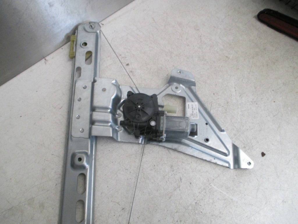 MERCEDES BENZ SPRINTER 2020 W907 FRONT PASSENGER DOOR WINDOW MOTOR REGULATOR