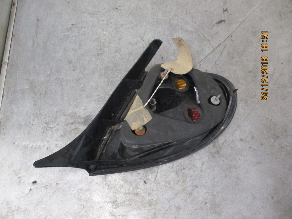 CHRYSLER NEON 2000 NSR PASSENGER SIDE REAR LIGHT TAIL LIGHT
