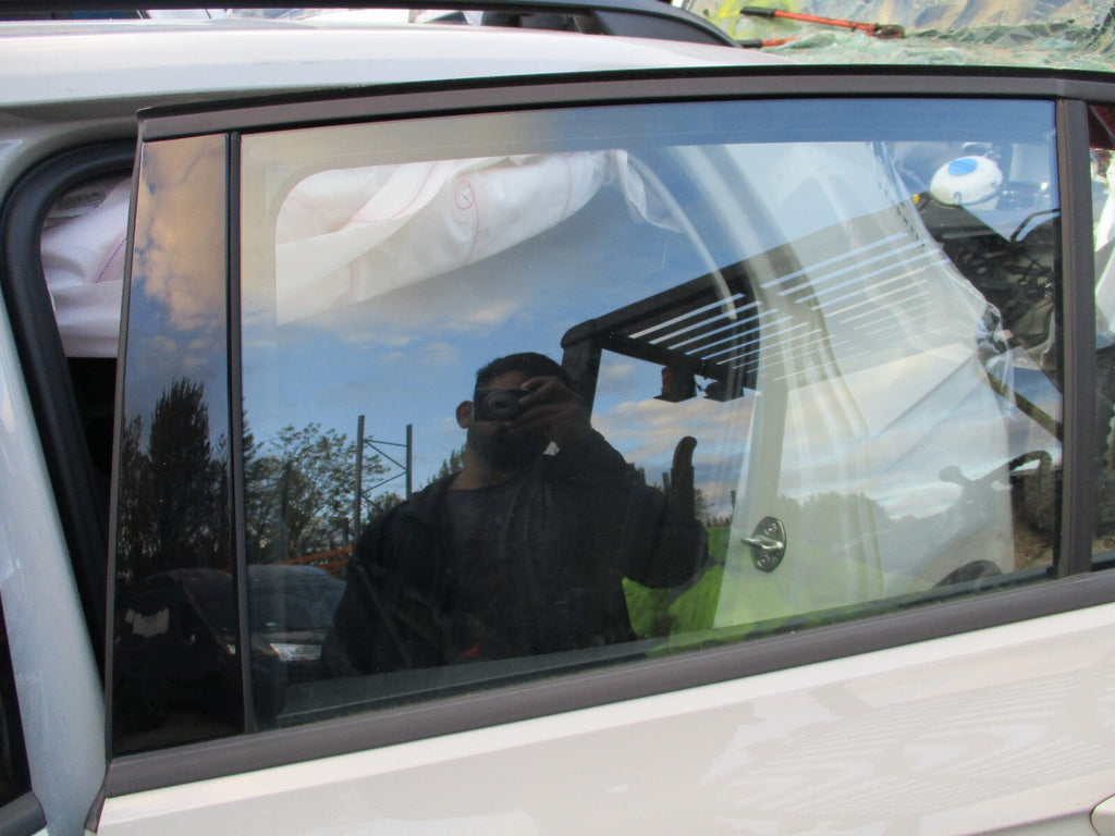 2023 VOLKSWAGEN T CROSS NSR PASSENGER SIDE REAR MAIN WINDOW GLASS